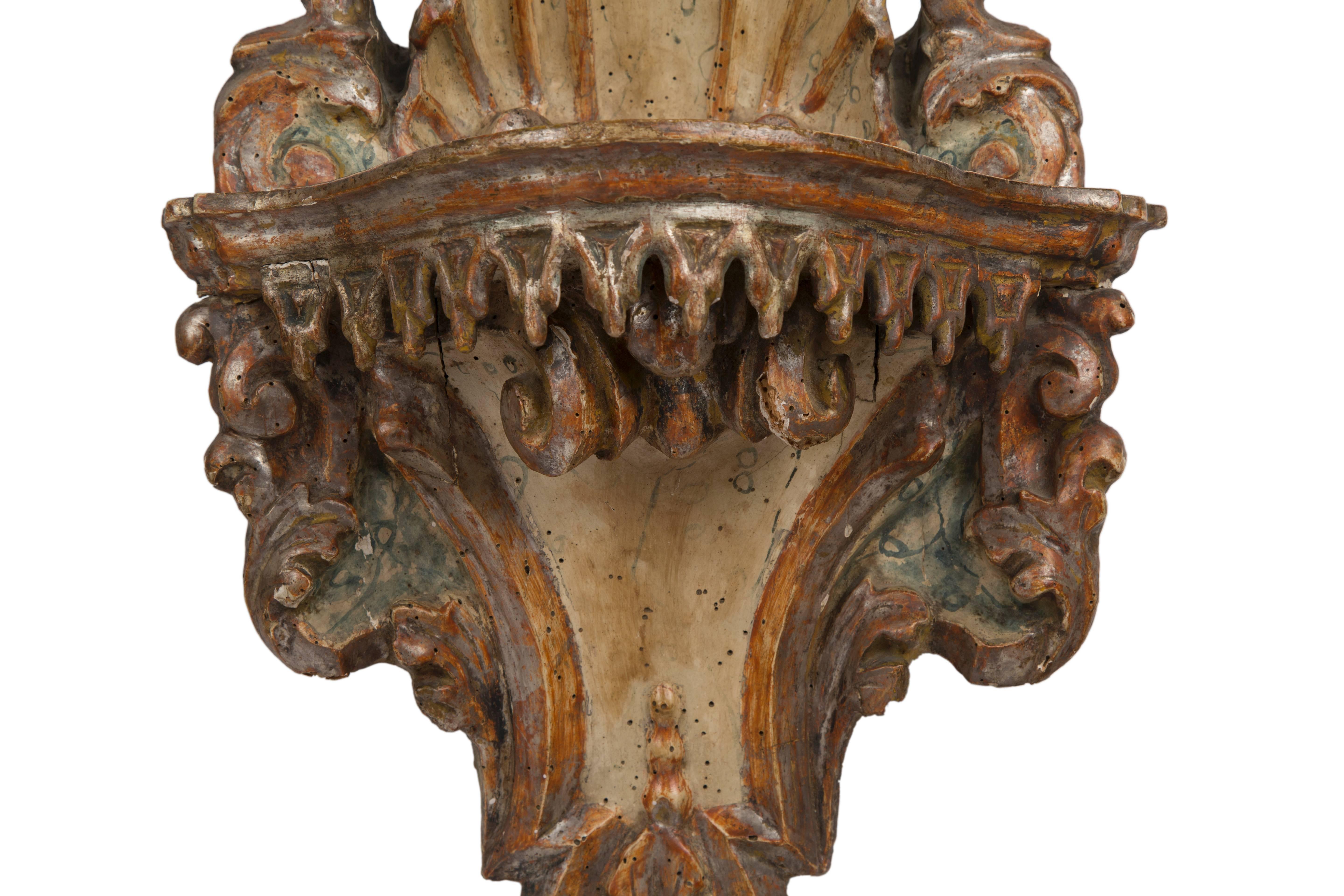Hand-Carved Pair of Venetian Rococo Mecca Lacquered Painted Wall Brackets For Sale