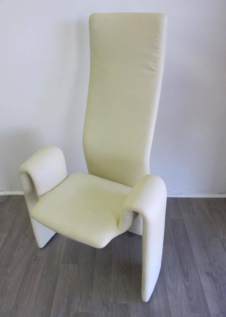 A rare six-piece set of off-white dining chairs by  Collection, circa 1970s. Sinuous shape is evocative of the futuristic designs of Olivier Mourgue or Pierre Paulin. Back has a bit of flex to it, making it a conversation starter that’s as