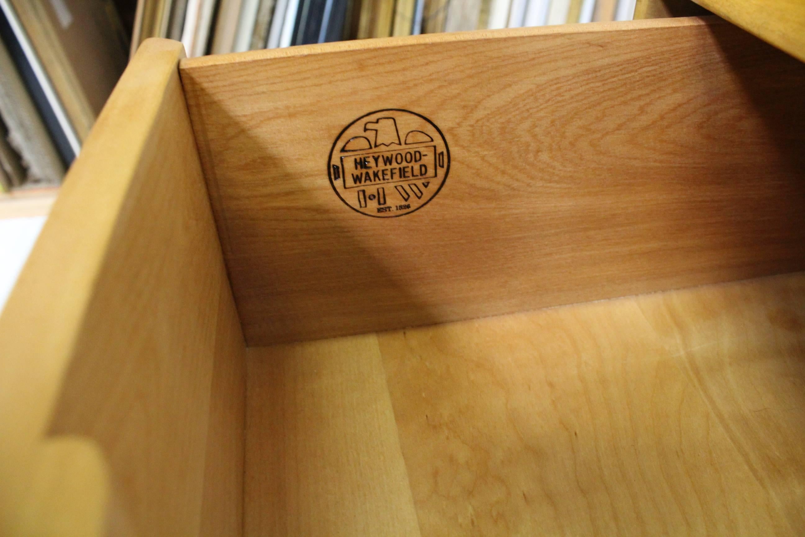 Rare Wheat Color Heywood Wakefield Trophy Dresser Model M574 In Good Condition In Dallas, TX