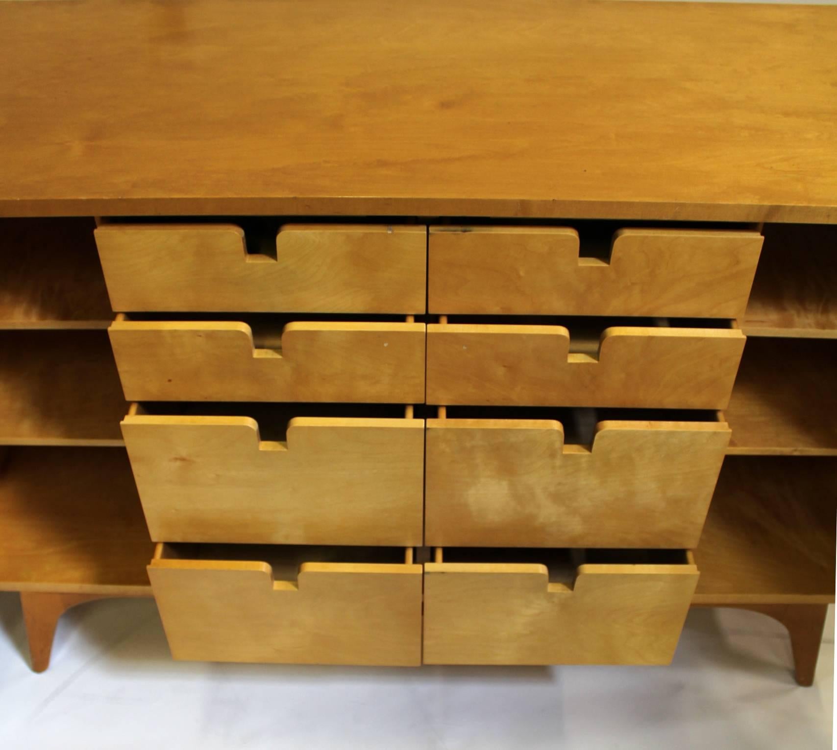 Edmund Spence Scandinavian Mid-Century Modern Swedish Maple Dresser Chest In Good Condition In Dallas, TX