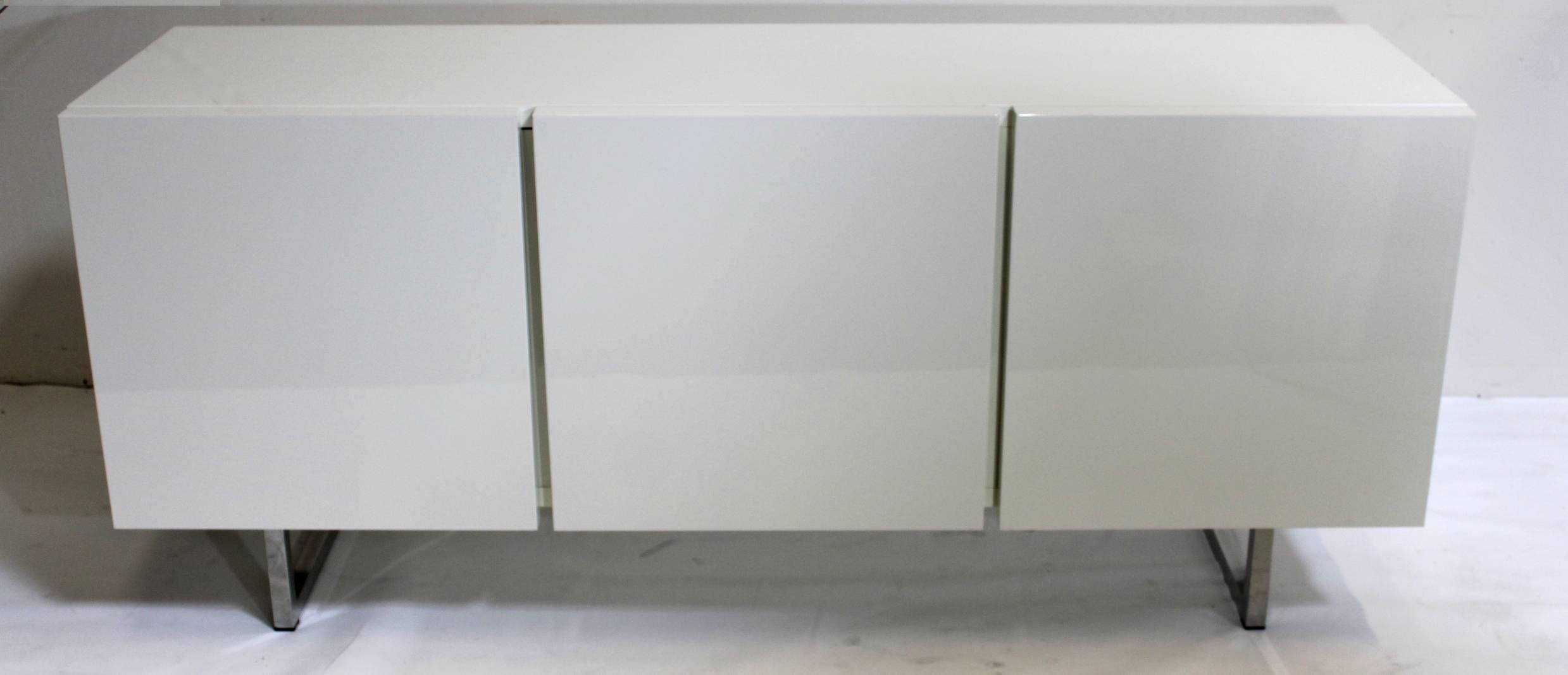 Contemporary Modern White Lacquered Credenza Buffet Dresser by Calligaris