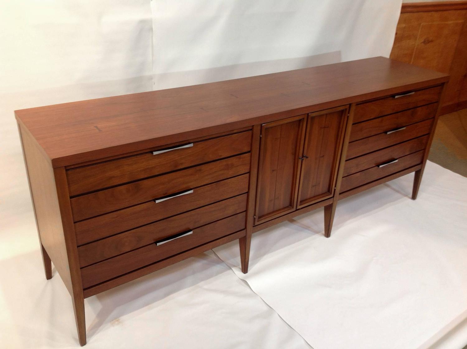 Lane "Tuxedo" MidCentury Modern 1960's Walnut Dresser Credenza For