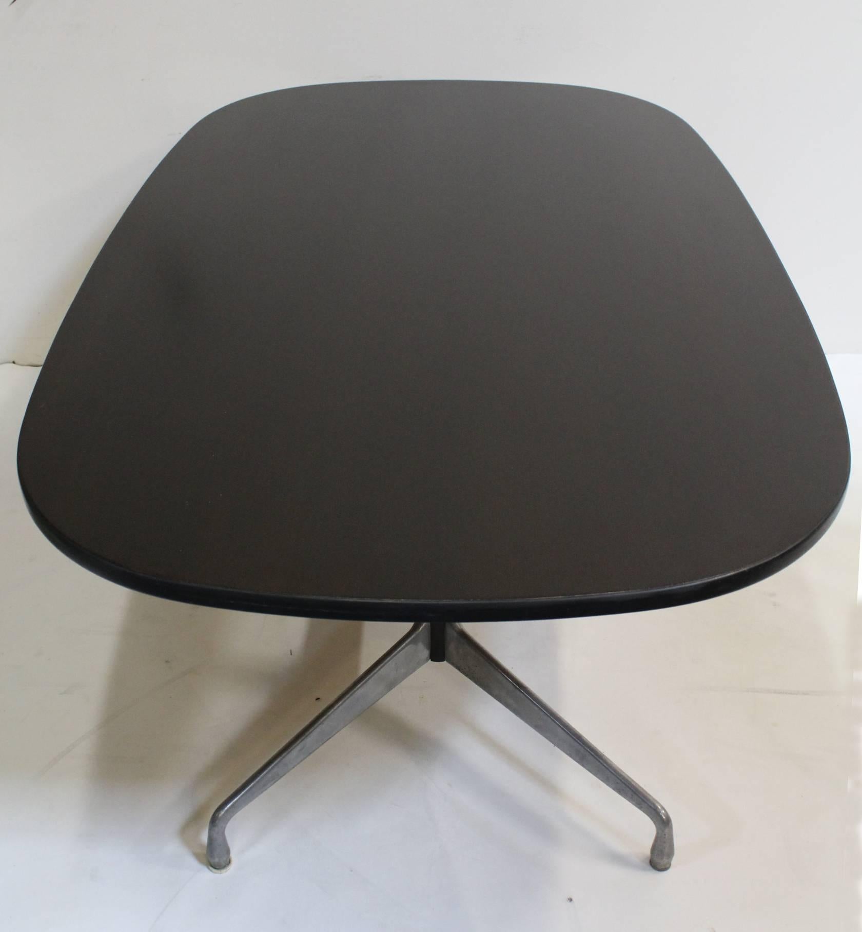 Mid-Century Modern Eames for Herman Miller Conference or Dining Table In Good Condition For Sale In Dallas, TX
