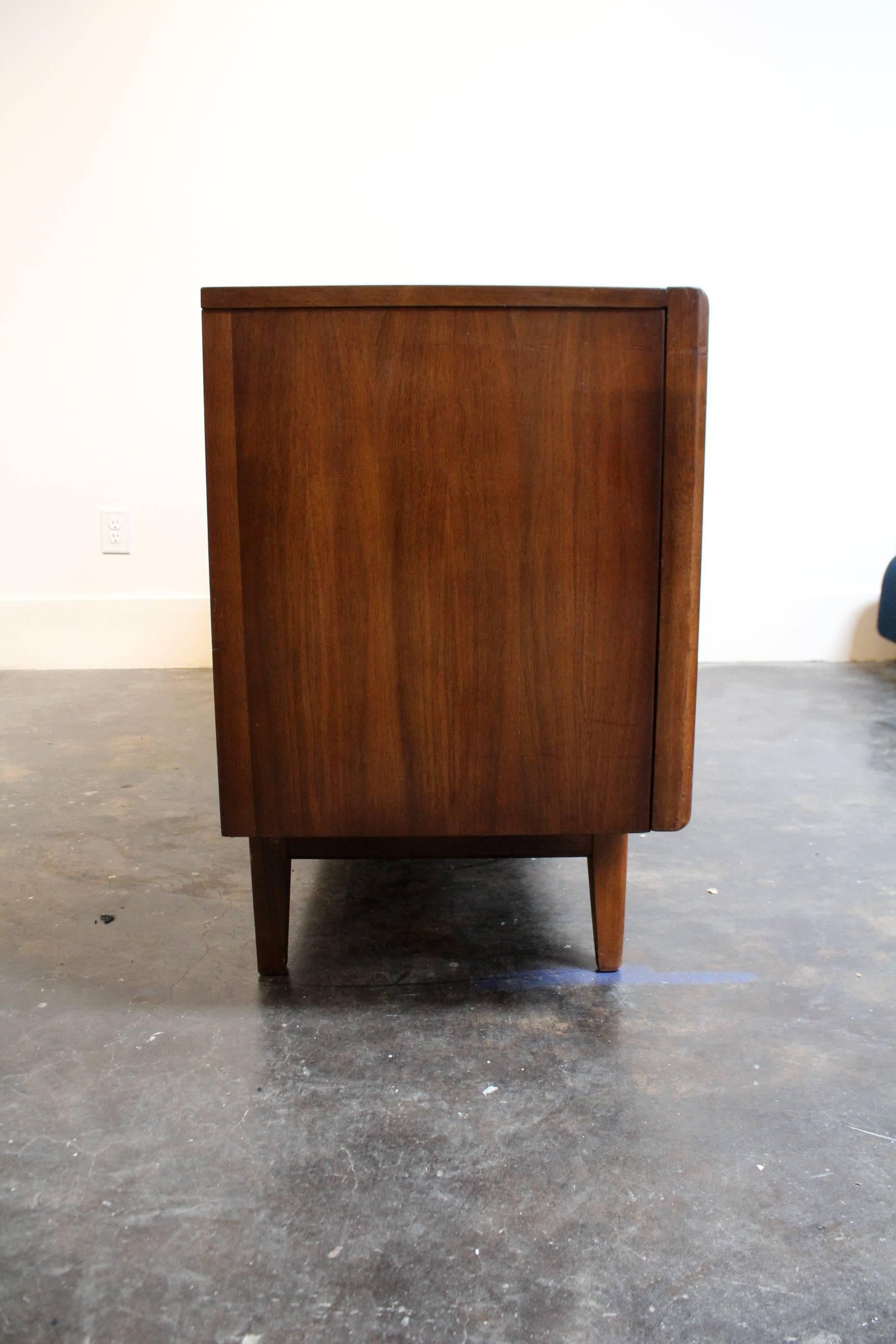 Mid-Century Modern Diamond Front Walnut Wood Dresser by United Furniture 2