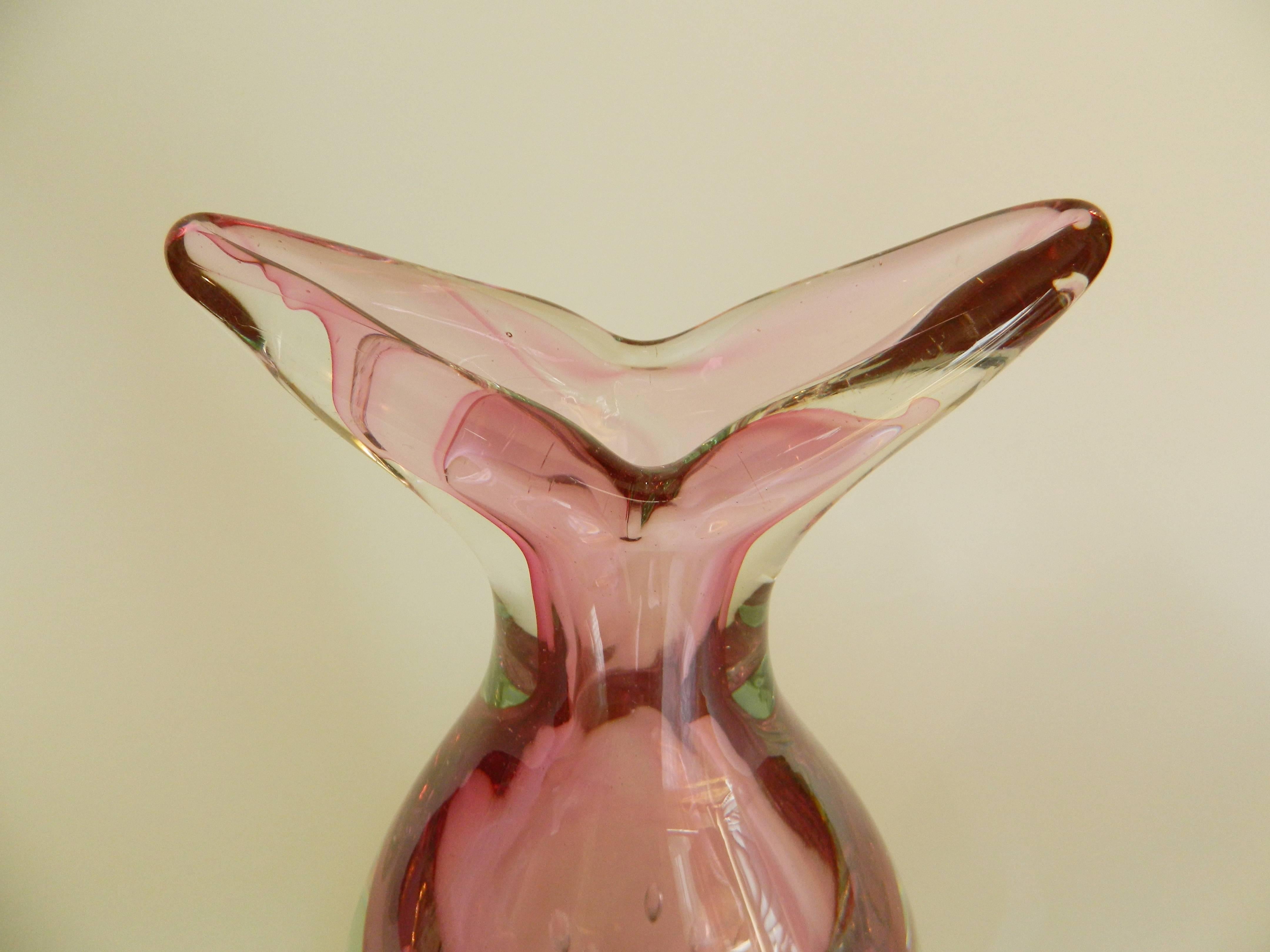 20th Century Italian Murano Pink Glass Vase In Excellent Condition For Sale In New York, NY