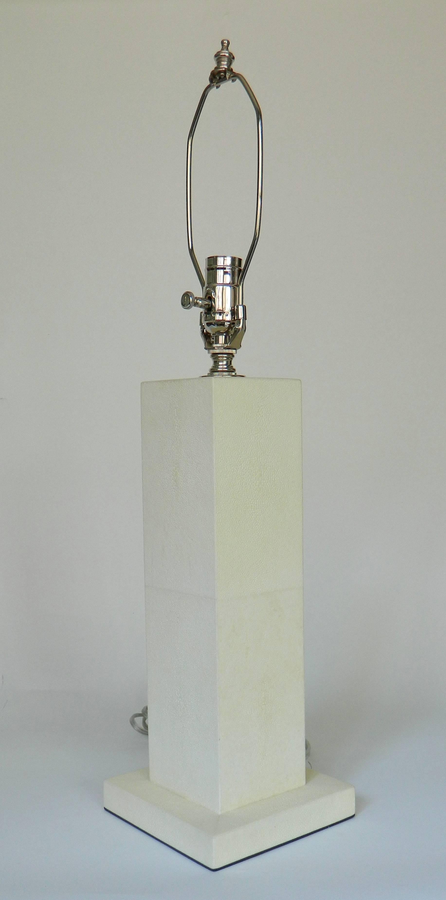 Pair of Column Ivory Shagreen Lamps In New Condition For Sale In New York, NY