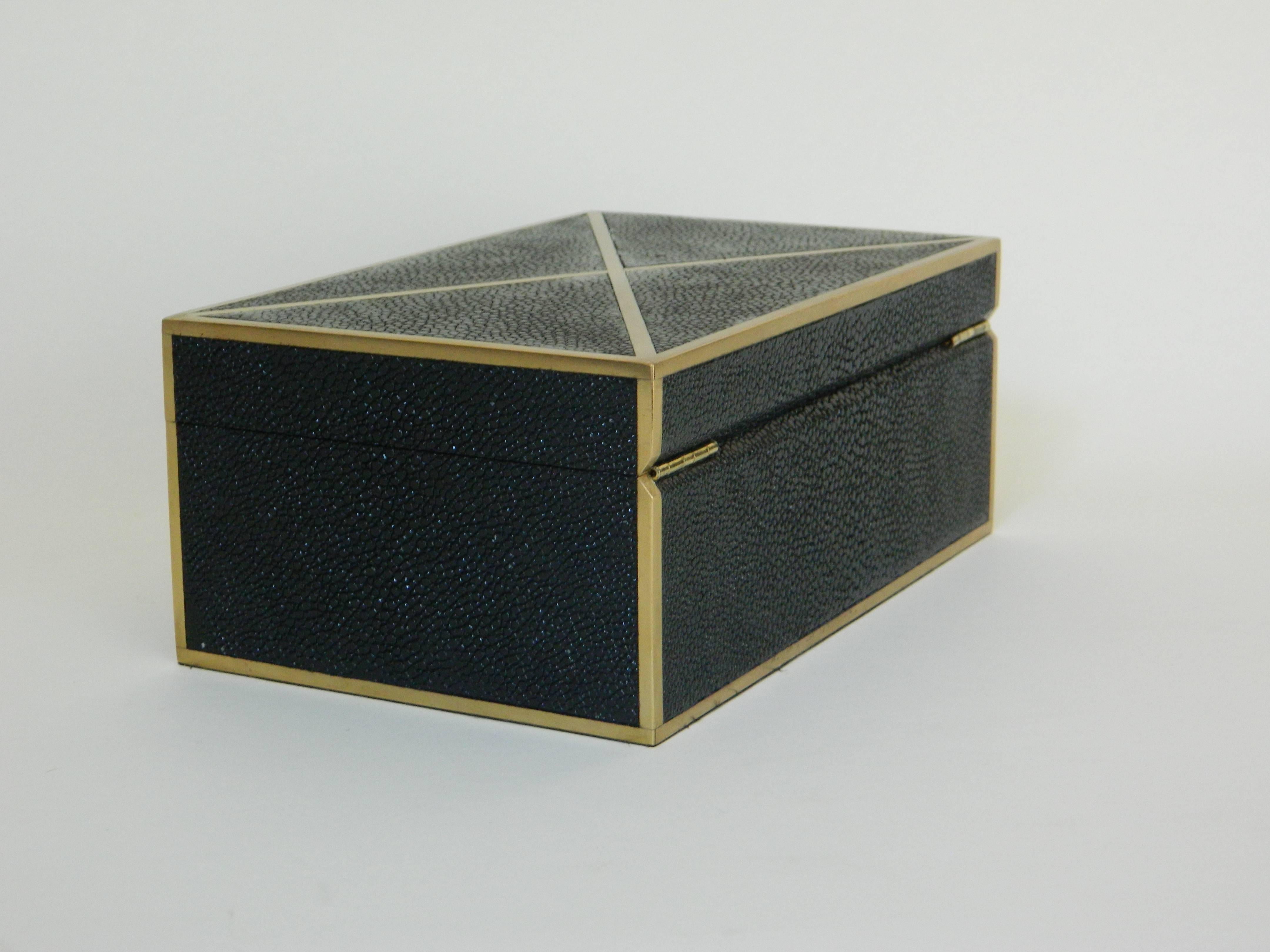 Shagreen Box with Brass Inlay In New Condition For Sale In New York, NY