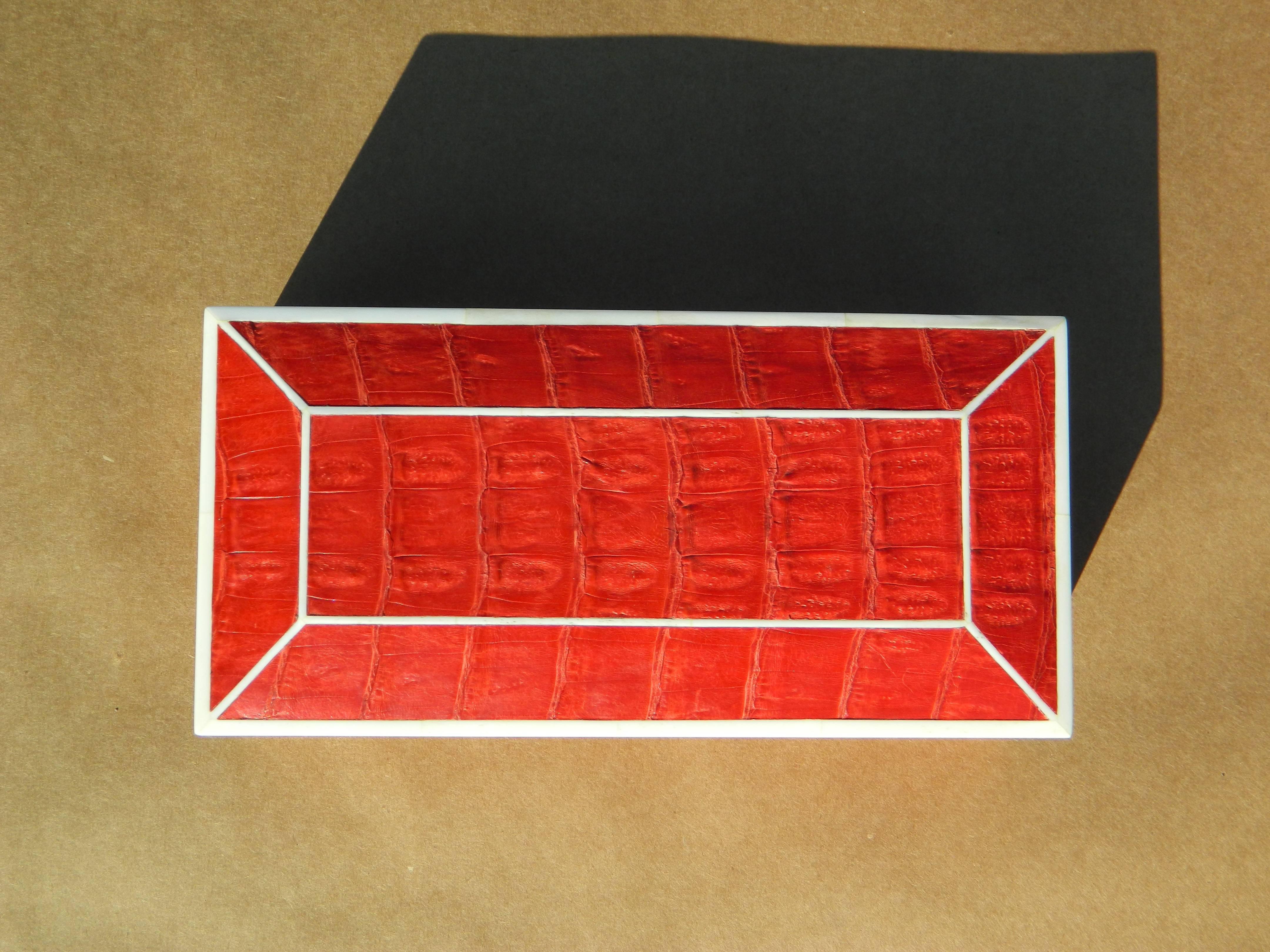 Beautiful Red Crocodile Box with Bone Inlay In New Condition For Sale In New York, NY