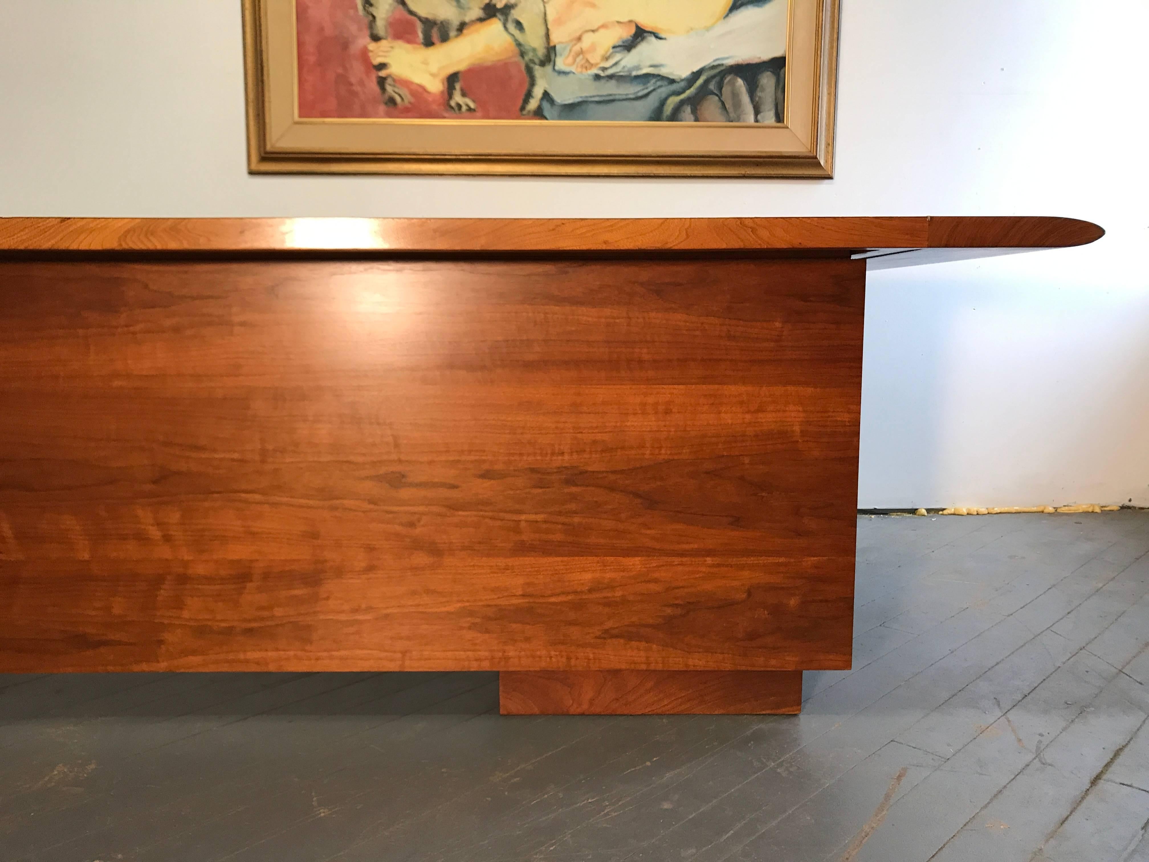 Beautiful Mid Century Desk by Samson Berman For Sale 3