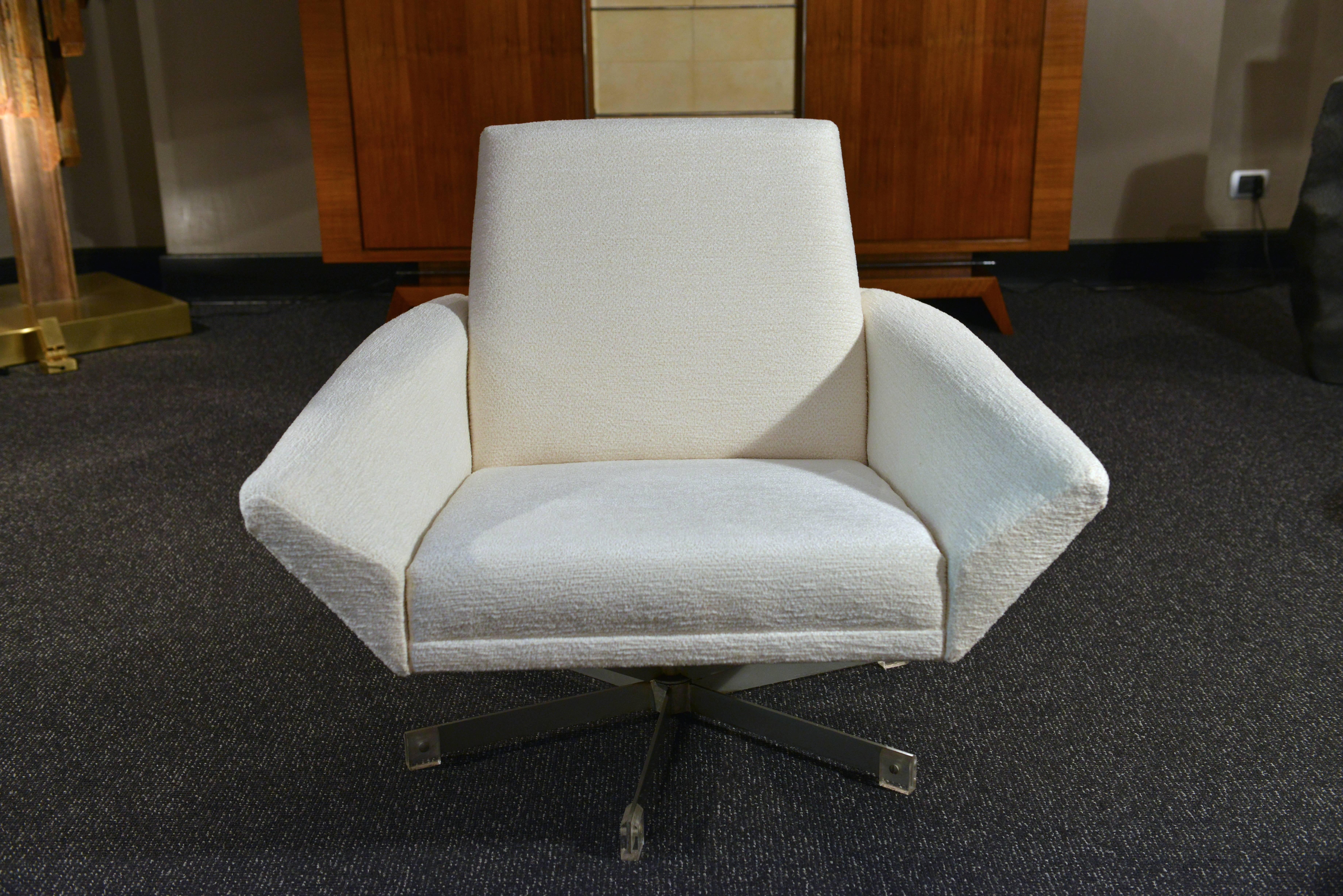 Mid-Century Modern Swivel Armchairs of the Early 1960s by Georges Vanrijk for Beaufort