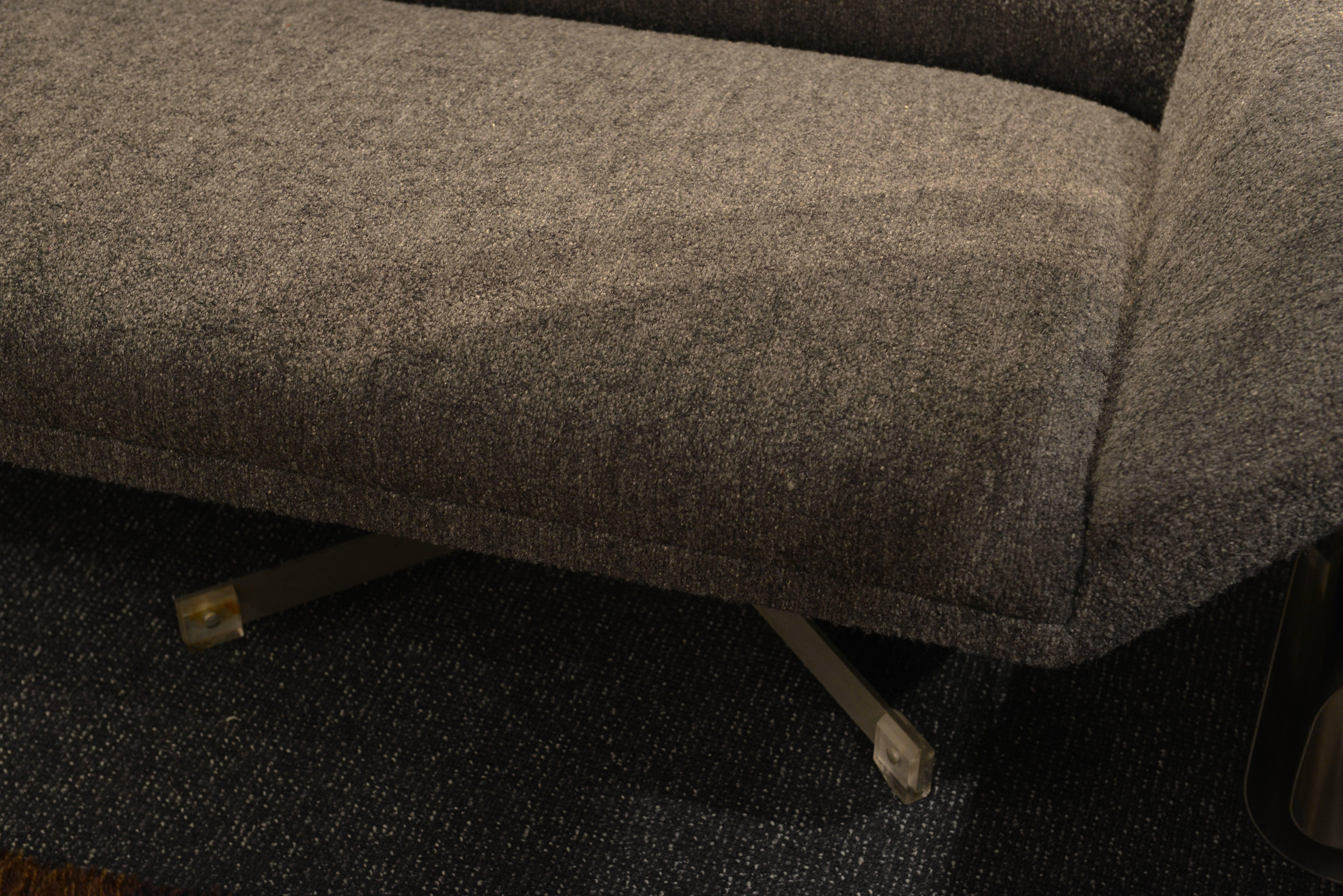  Georges Vanrjik for Beaufort, Grey Wool Sofa with Brushed Steel Legs, 1960s In Excellent Condition In Roma, IT