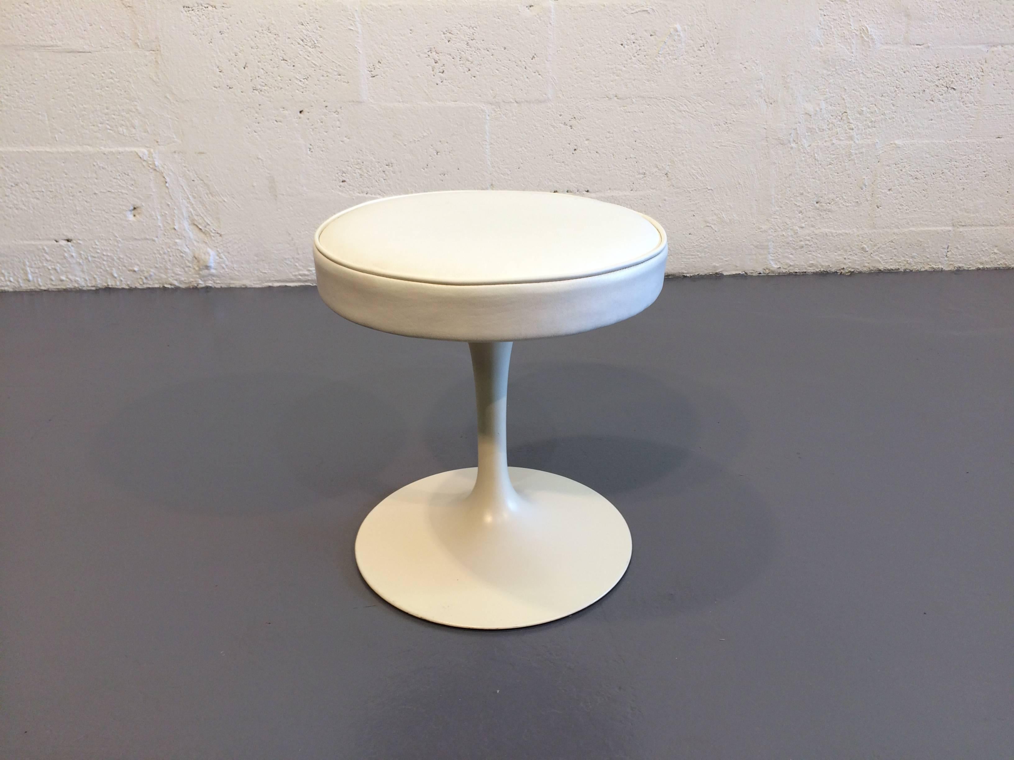 Early Eero Saarinen Swivel Stool for Knoll In Good Condition In Miami, FL