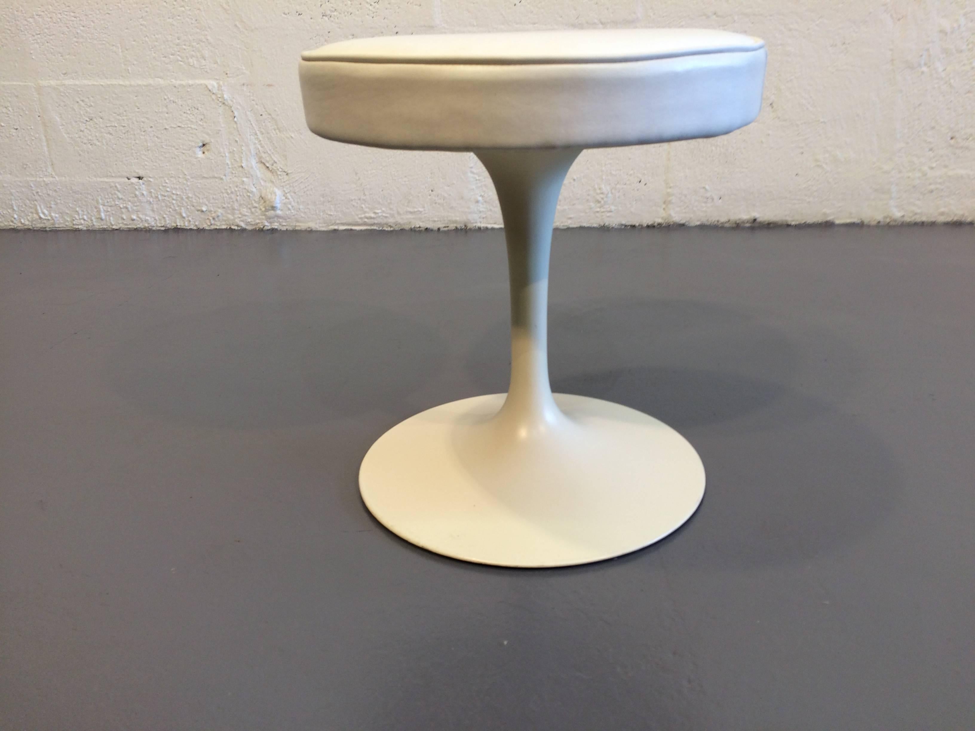 Aluminum Early Eero Saarinen Swivel Stool for Knoll