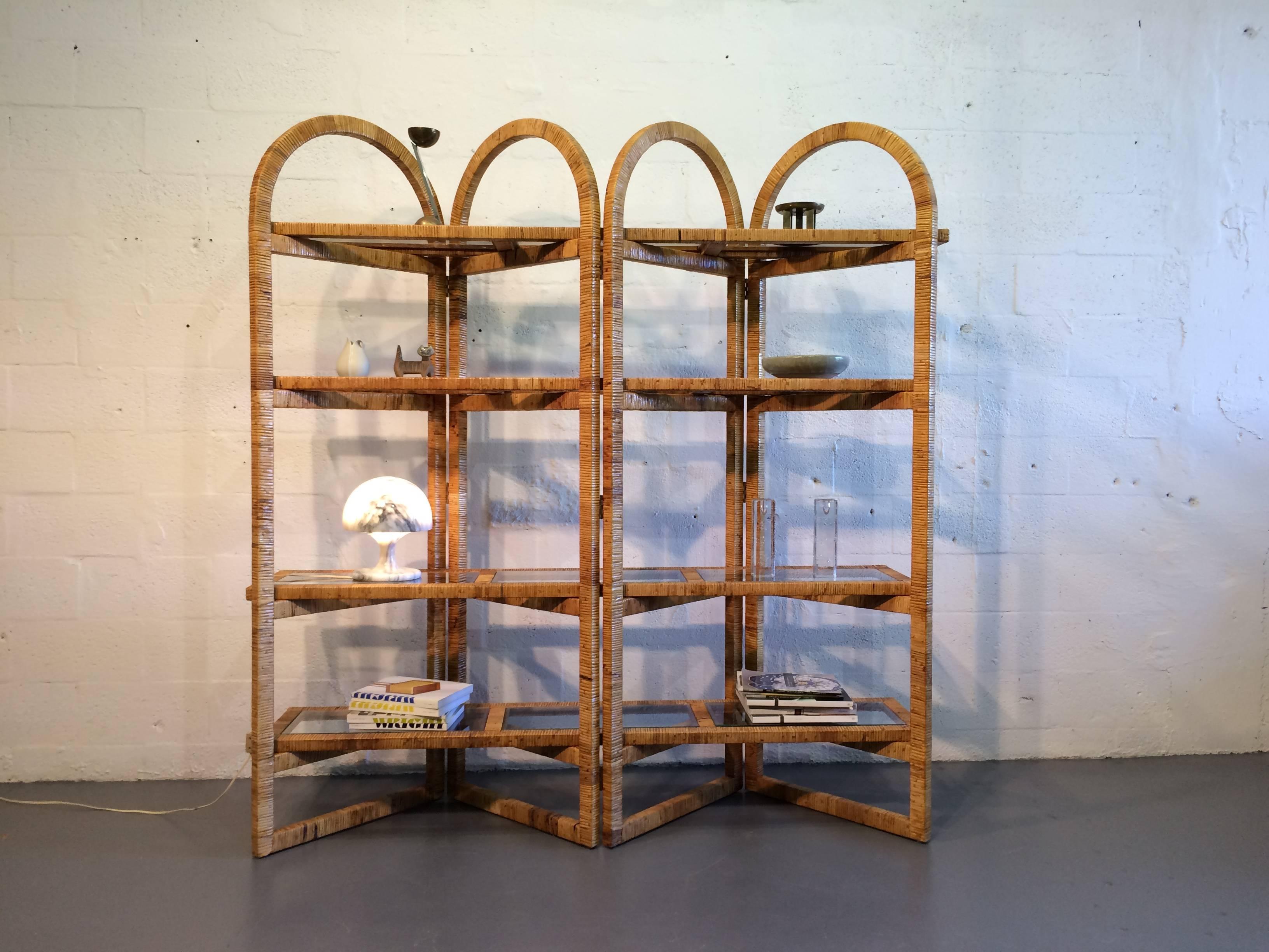 Bellissimo scaffale moderno di metà secolo in rattan avvolto in vendita 1