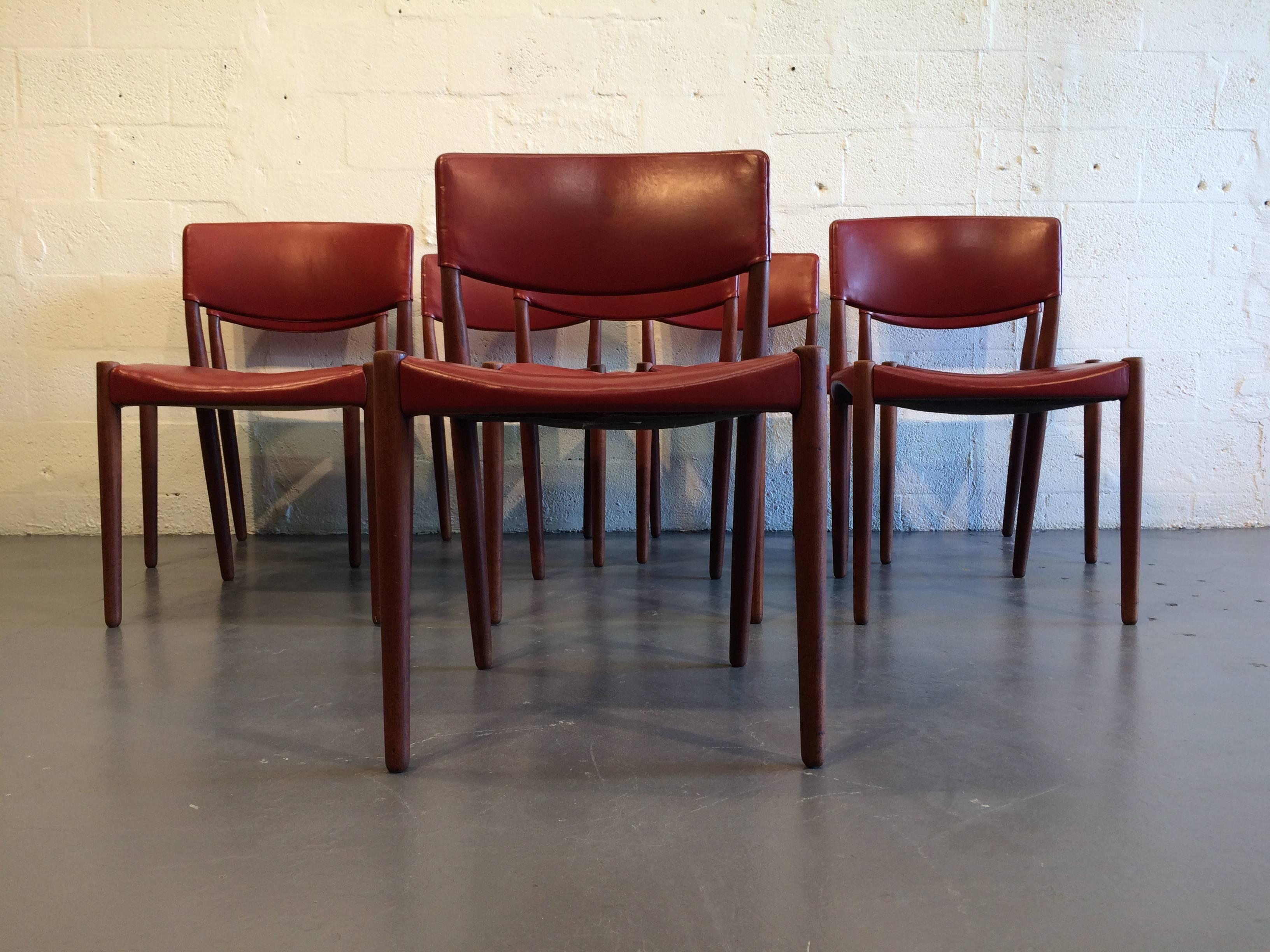 Eight Dining Chairs by Ejner Larsen & Aksel Bender Madsen Red Leather Teak Brown In Good Condition For Sale In Miami, FL