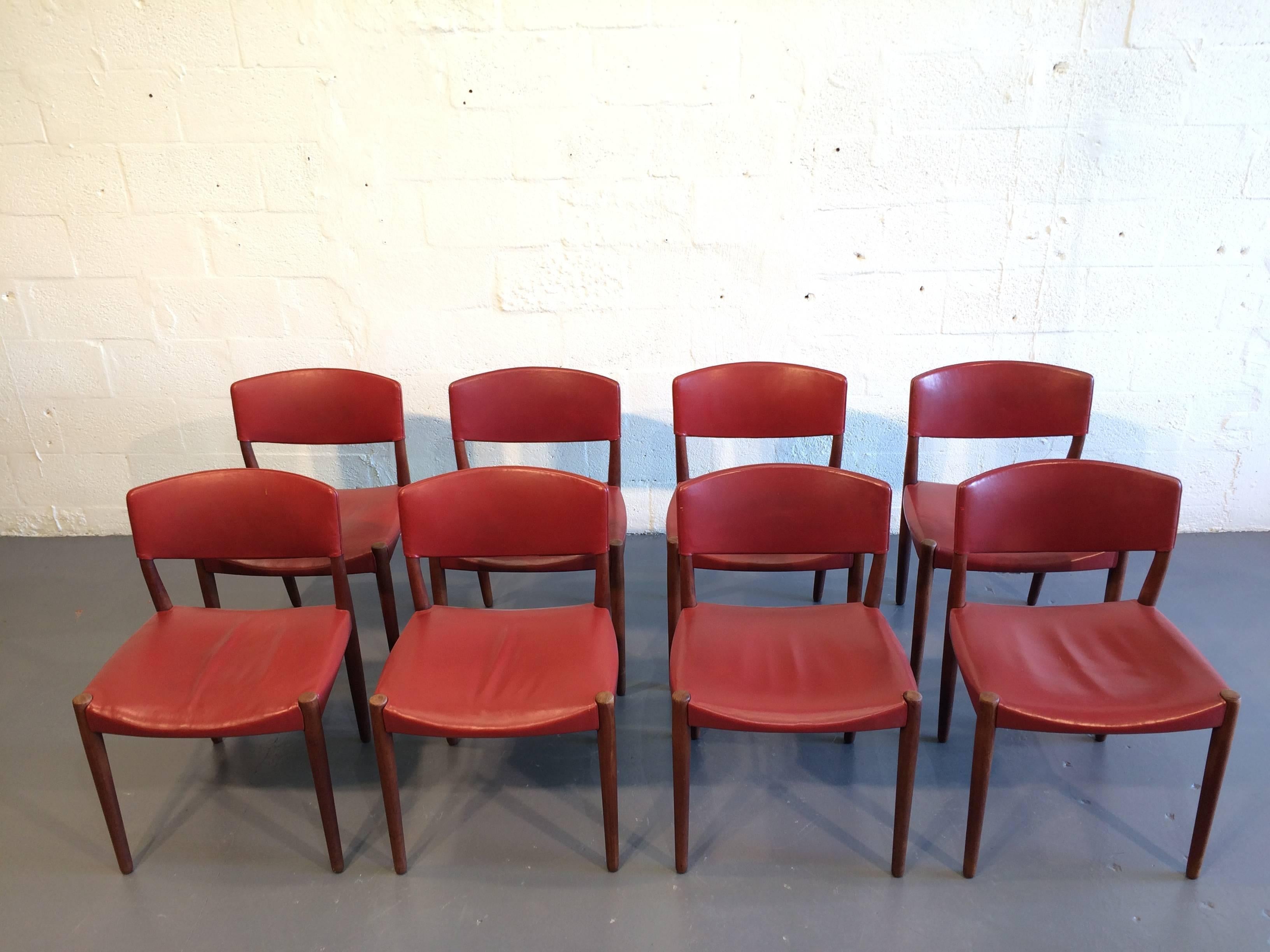 Mid-20th Century Eight Dining Chairs by Ejner Larsen & Aksel Bender Madsen Red Leather Teak Brown For Sale