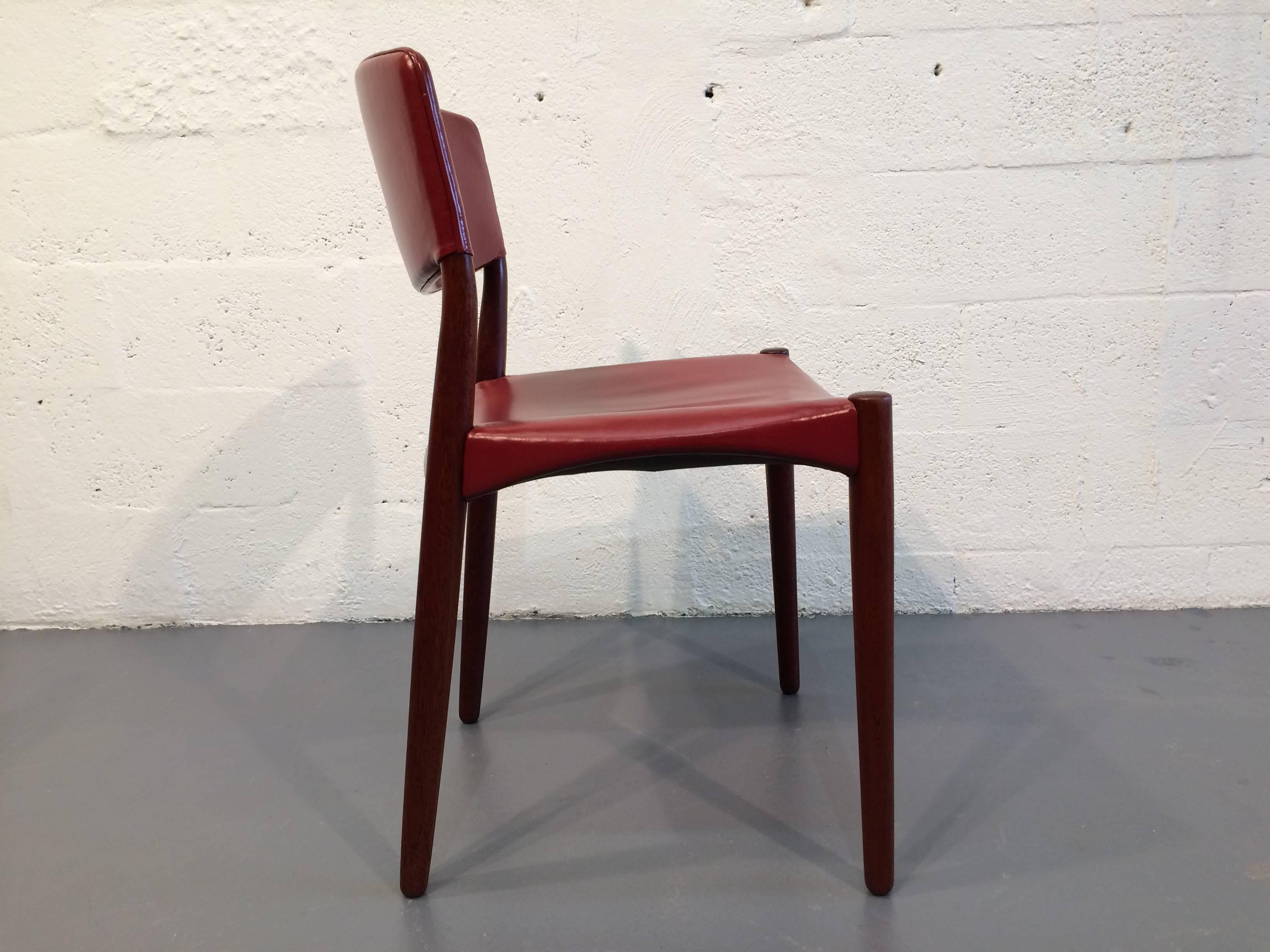 Eight Dining Chairs by Ejner Larsen & Aksel Bender Madsen Red Leather Teak Brown For Sale 4