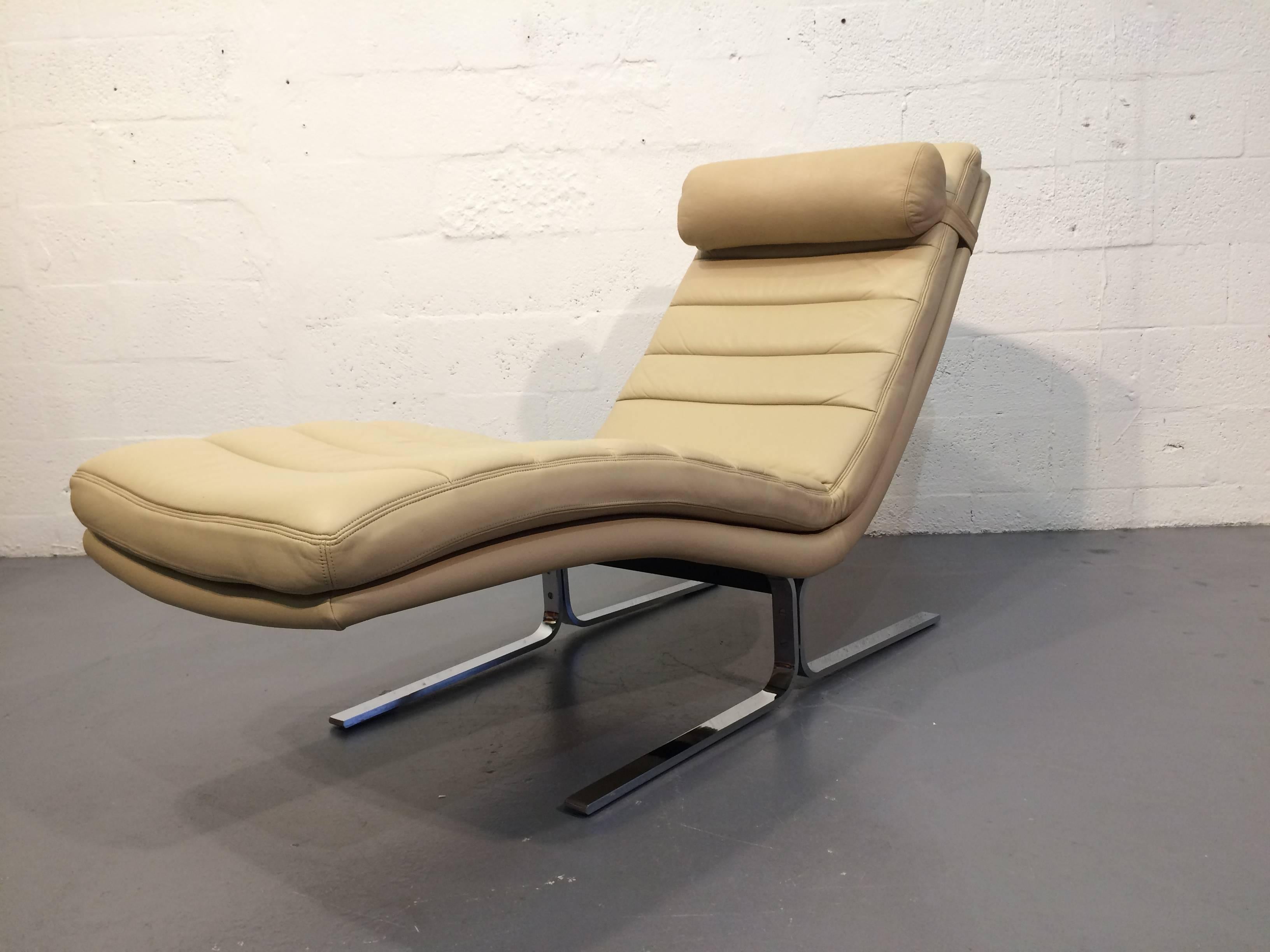 Very comfortable and cool chaise designed by Harvey Probber.