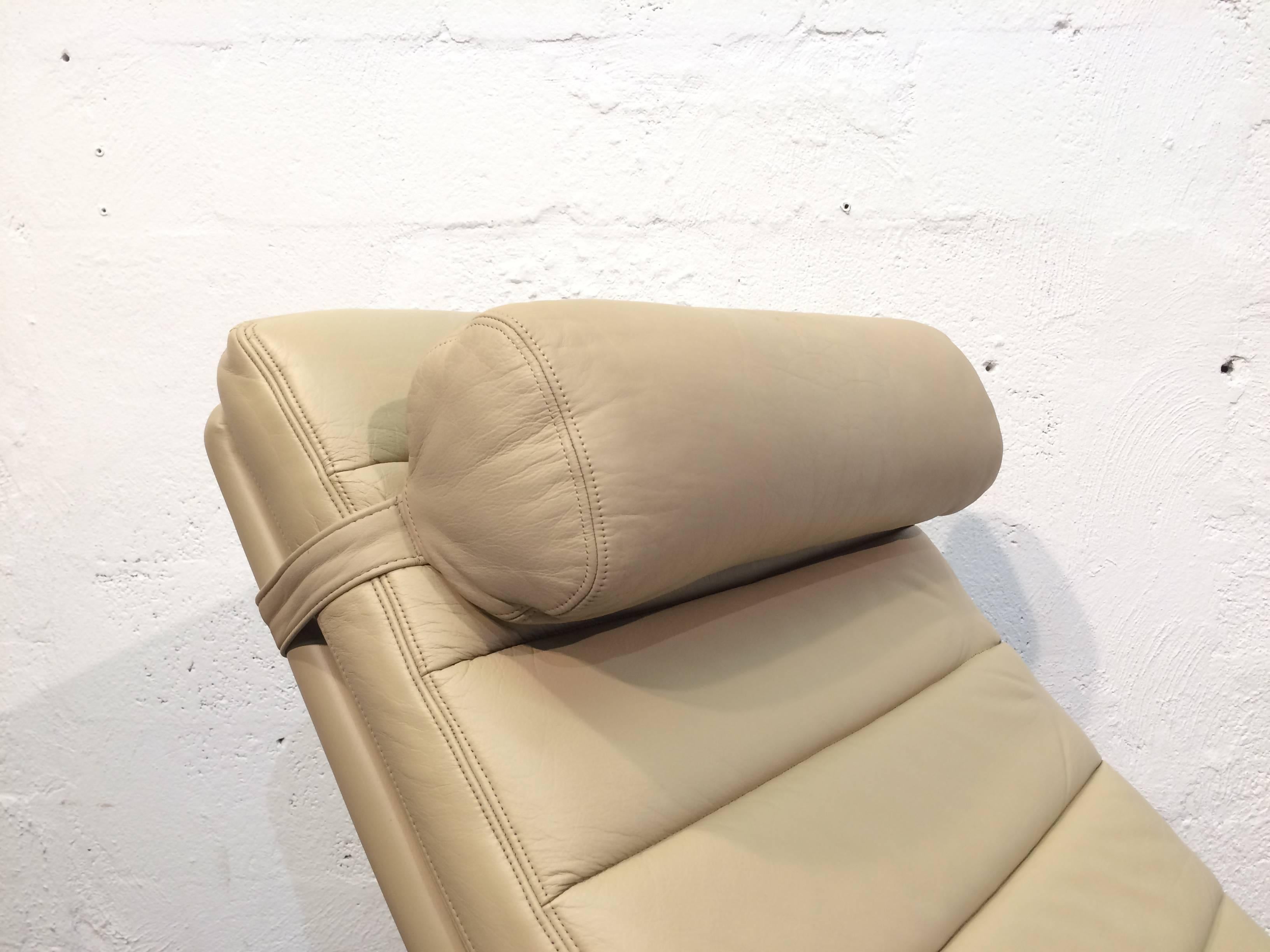 Late 20th Century Leather Chaise Longue by Harvey Probber, USA, 1970s