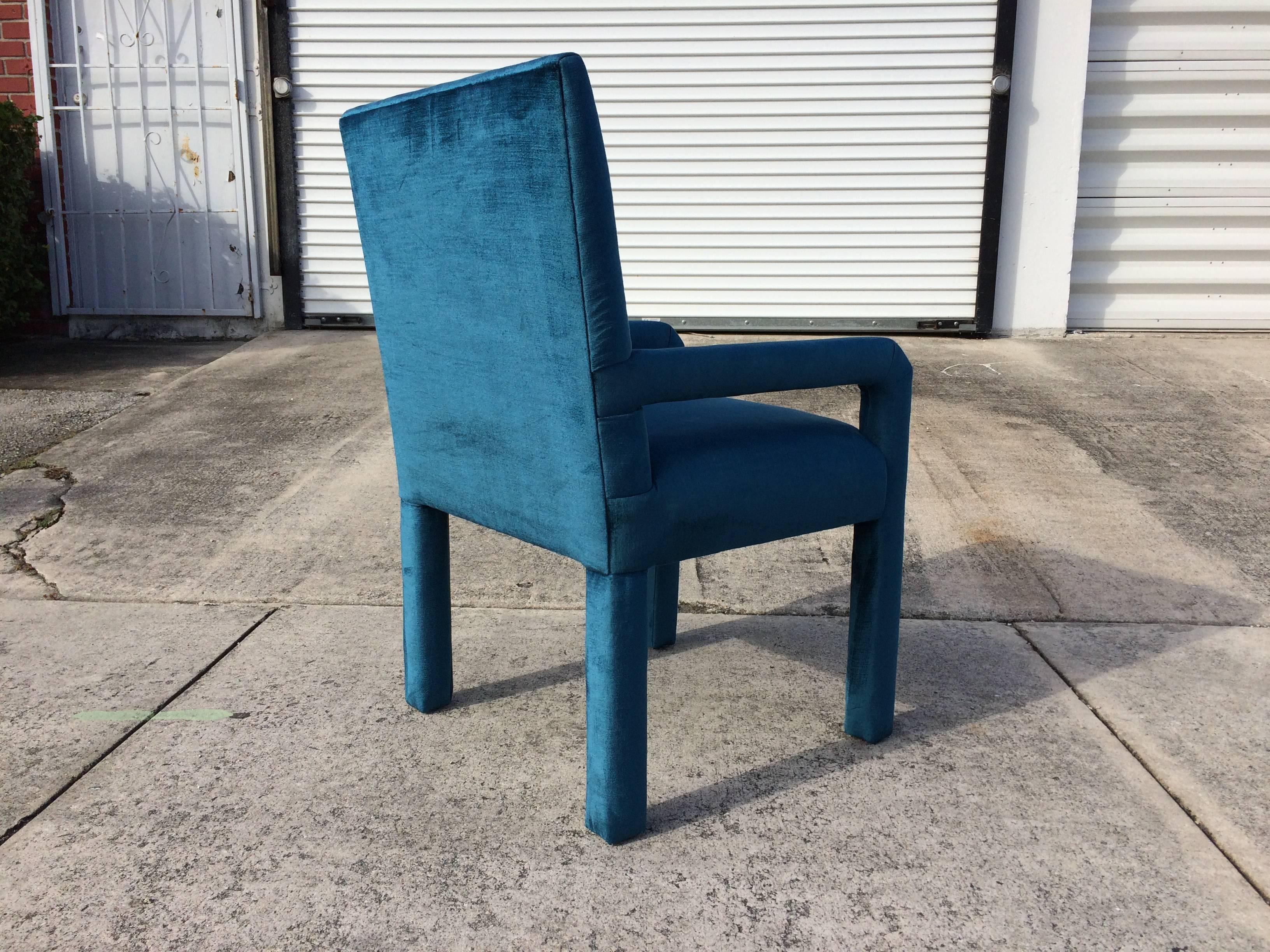 Late 20th Century Pair of Mid-Century Modern Parson Chairs, Lagoon Blue Velvet For Sale