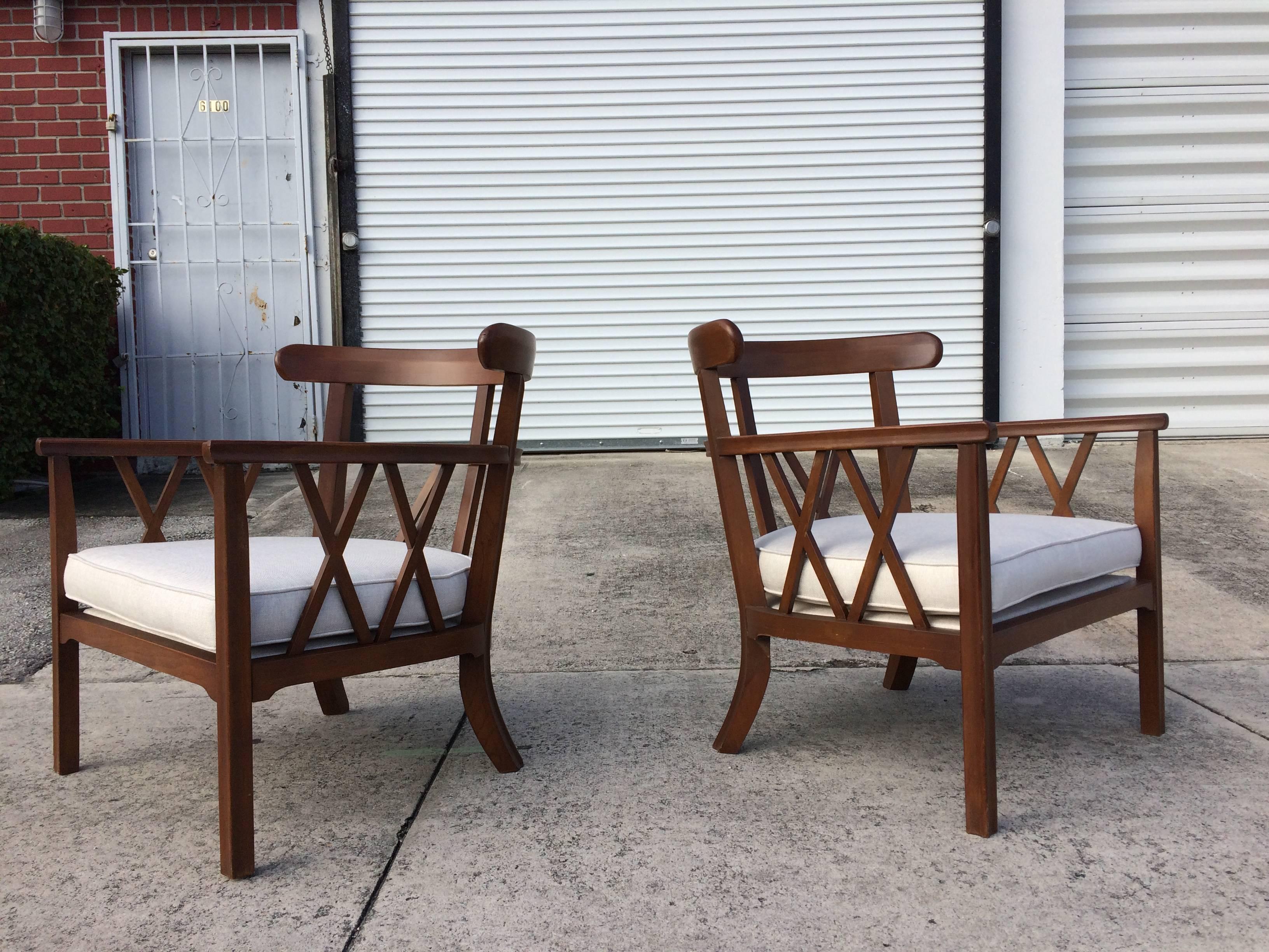 Pair of Mid-Century Modern Lounge Chairs 3