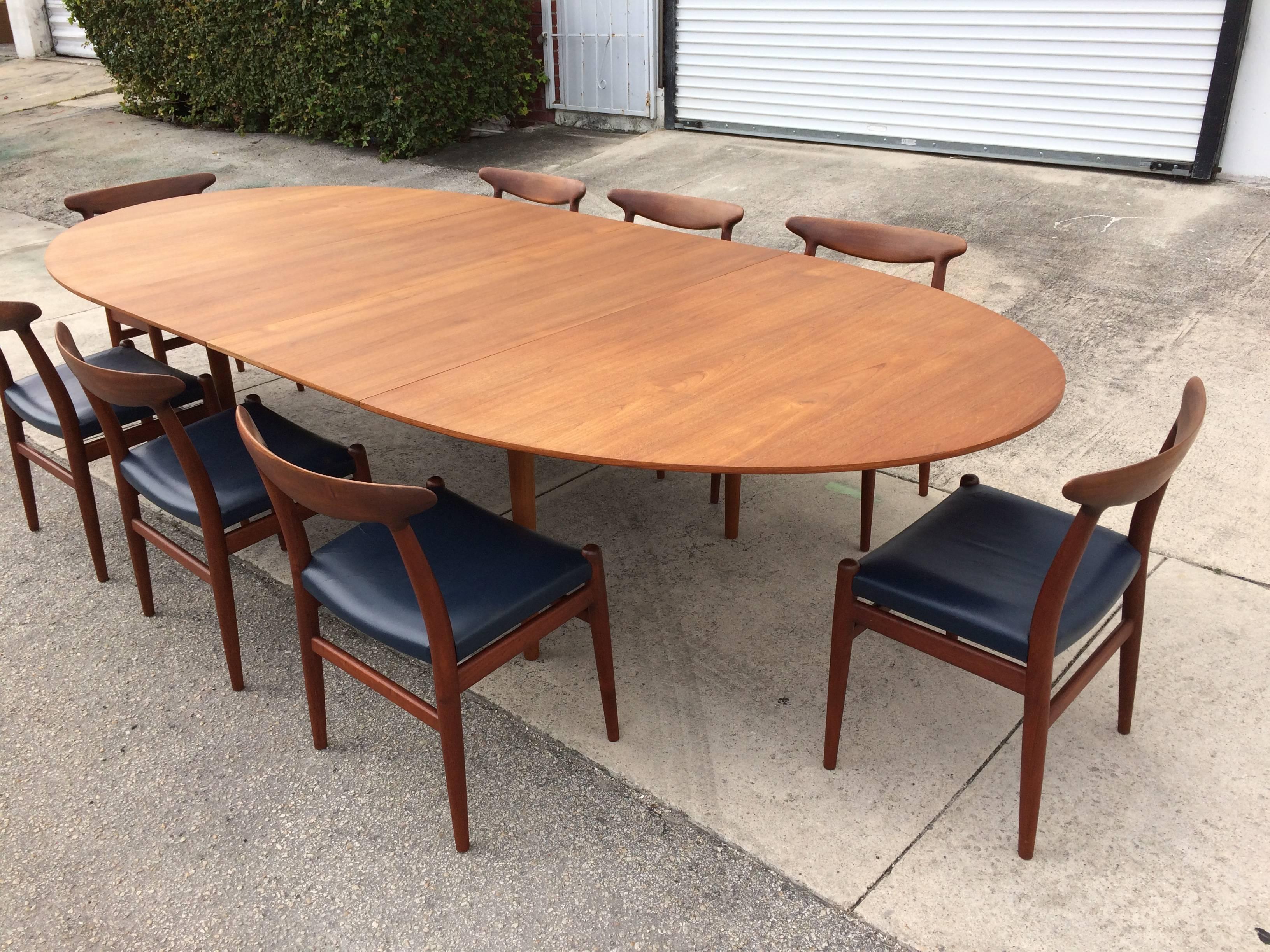 Beautiful Teak Judas Dining Table by Finn Juhl for Niels Vodder In Good Condition In Miami, FL