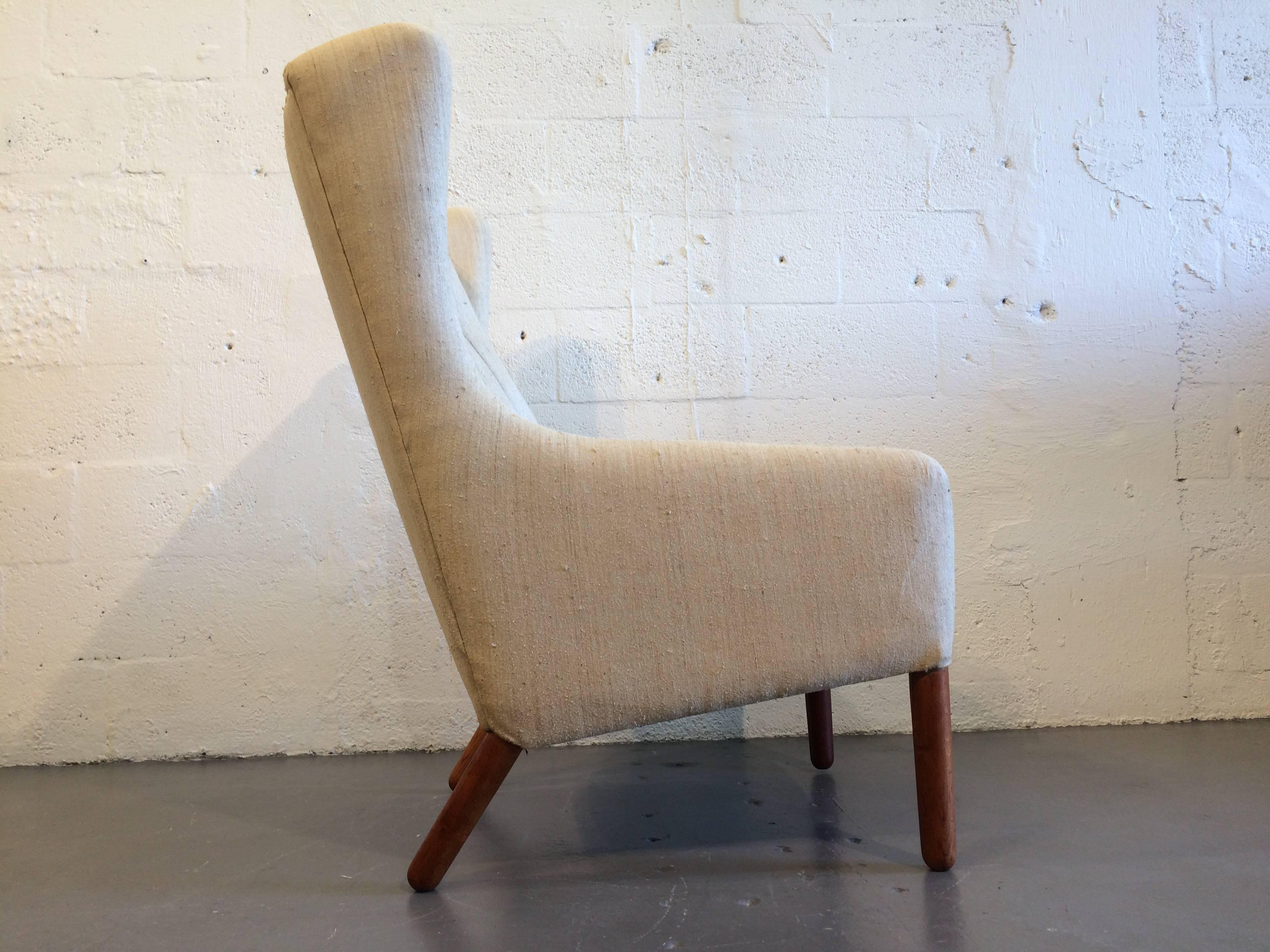 Mid-Century Modern Nice Danish Wing Lounge Chair