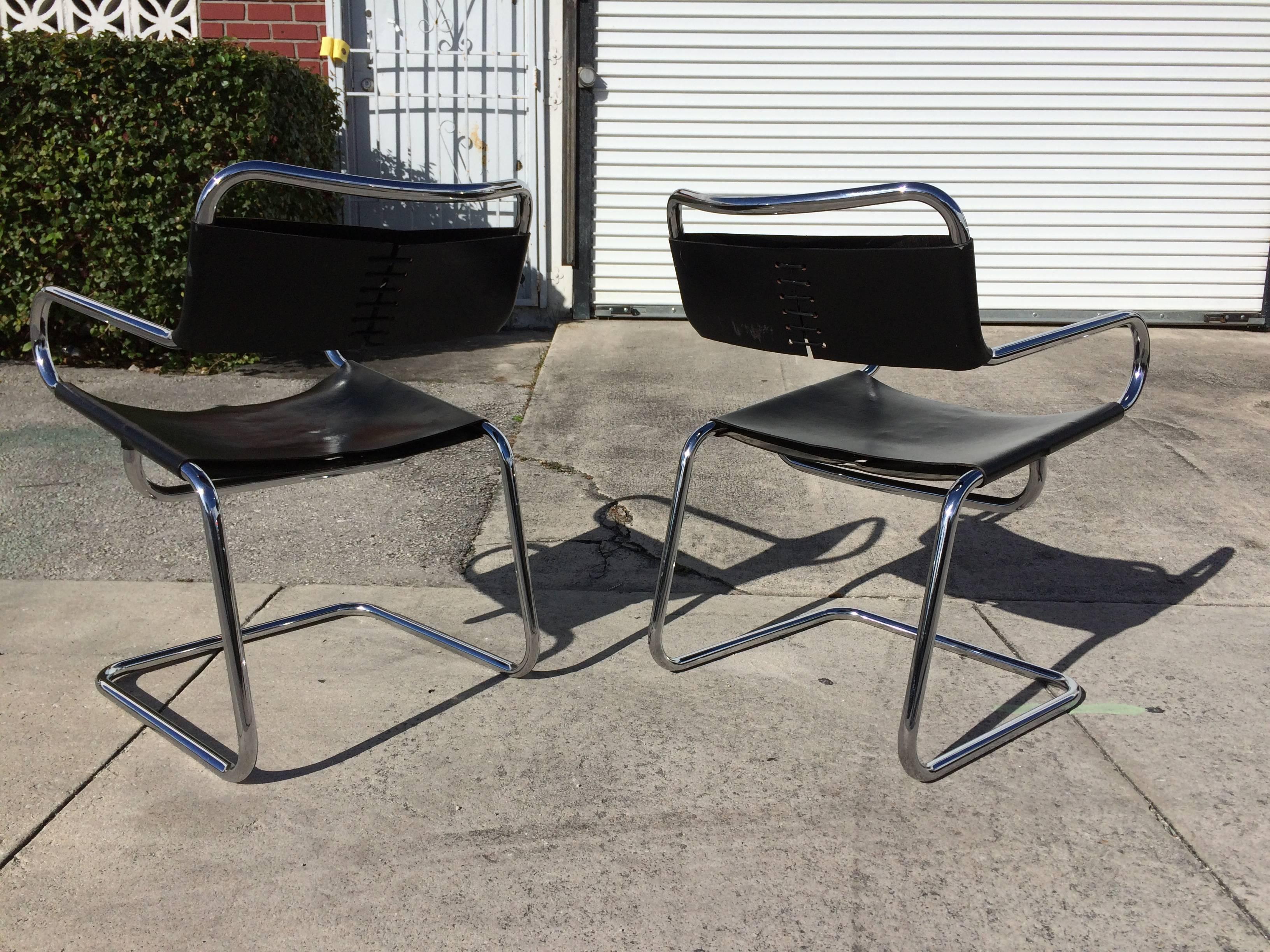 Pair of Great Italian Cantilever Armchairs with Saddle Leather For Sale 5