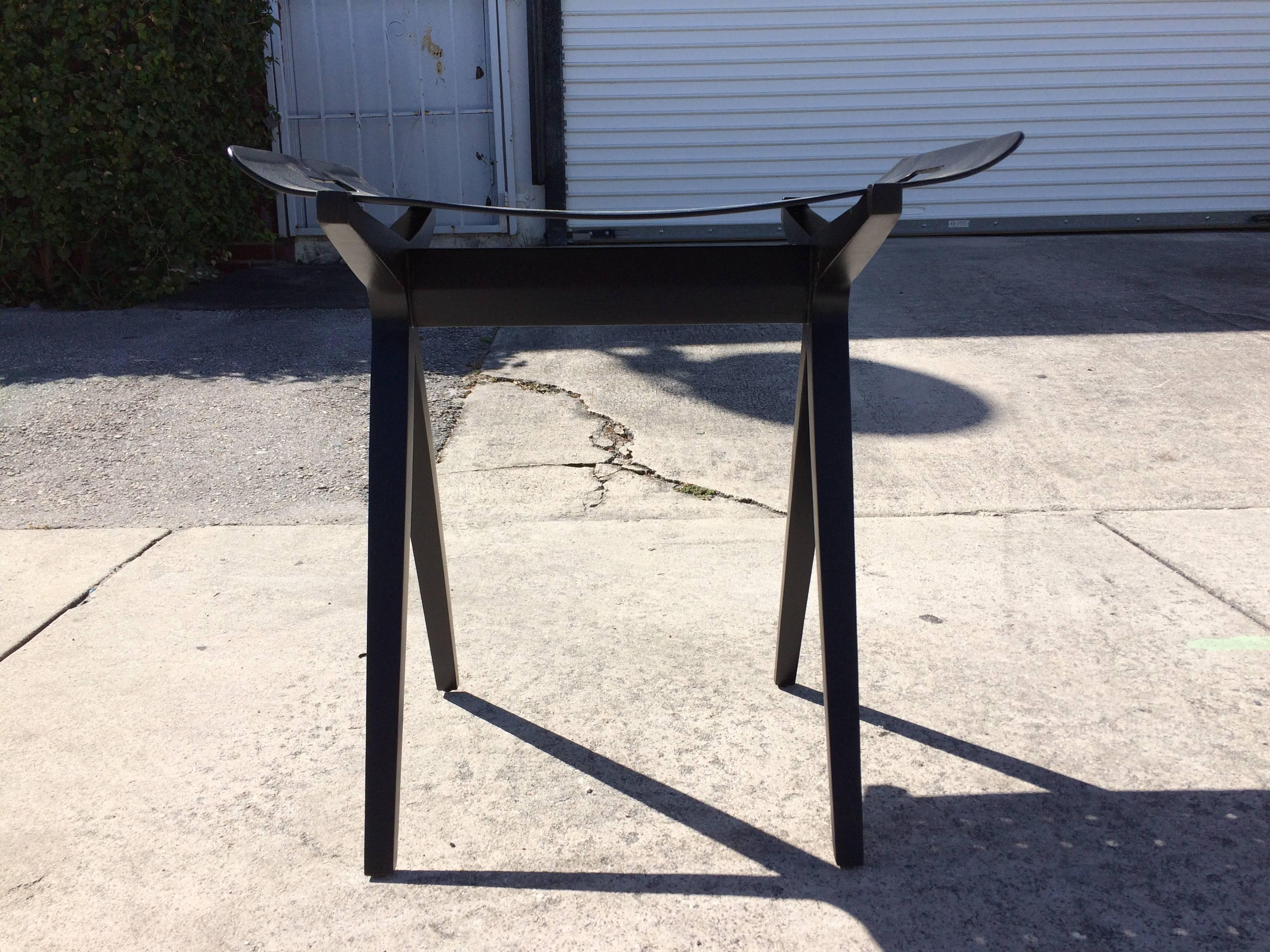 Great Side Tray Table, USA, 1950s For Sale 1