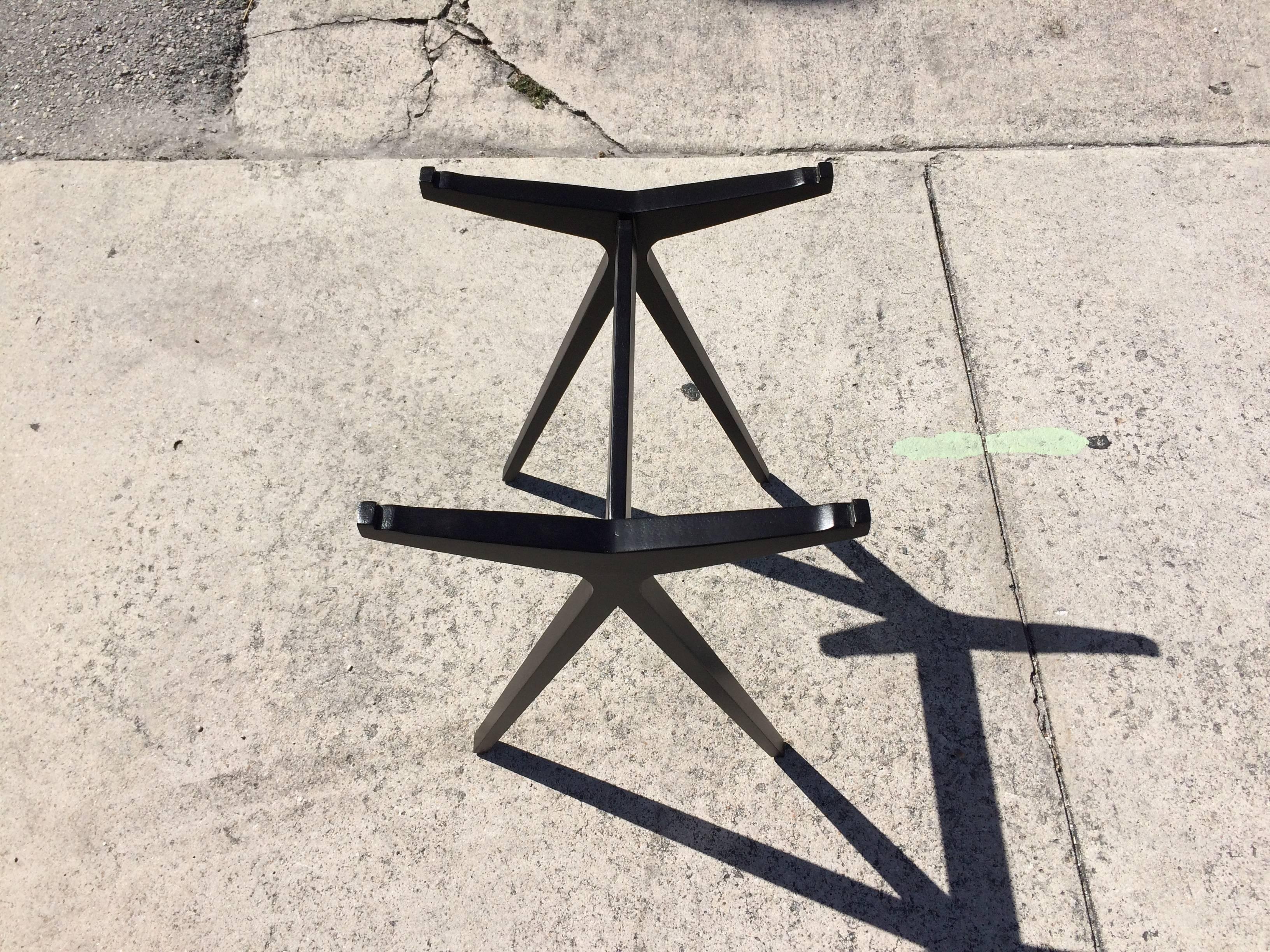 Great Side Tray Table, USA, 1950s For Sale 2