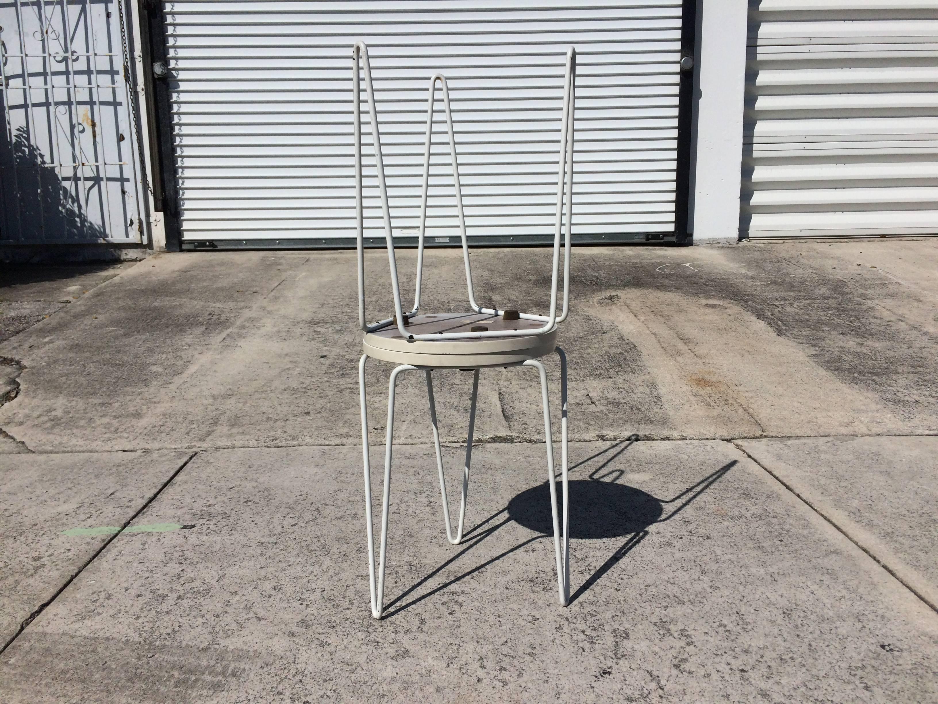 Pair of Early Florence Knoll #75 Stools Side Tables In Good Condition In Miami, FL