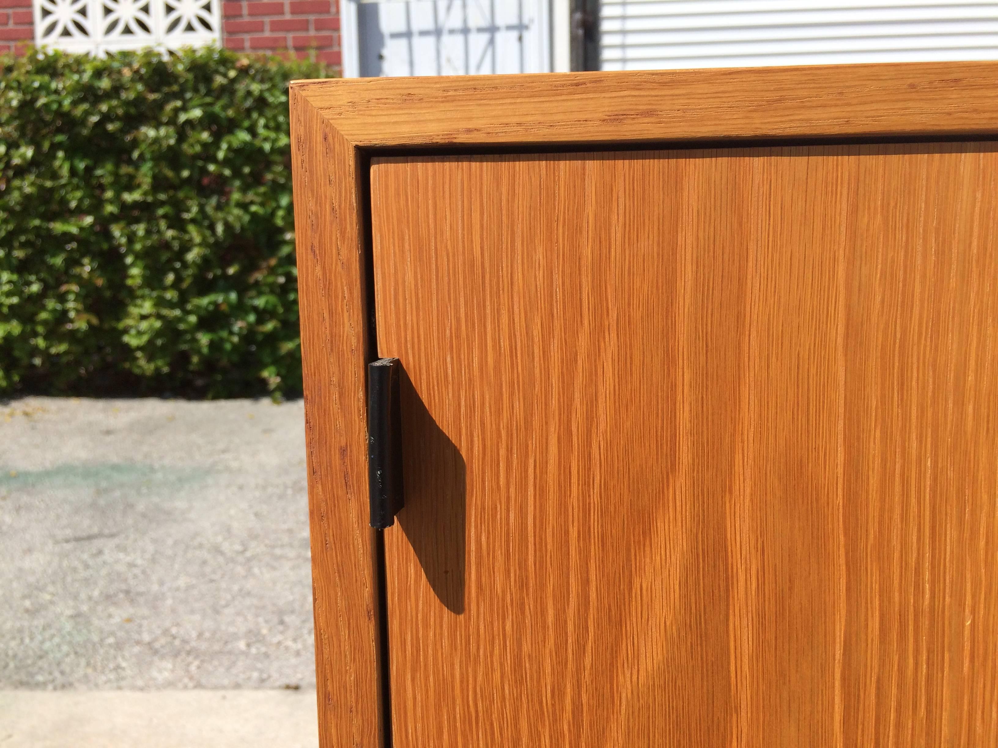 credenza legs