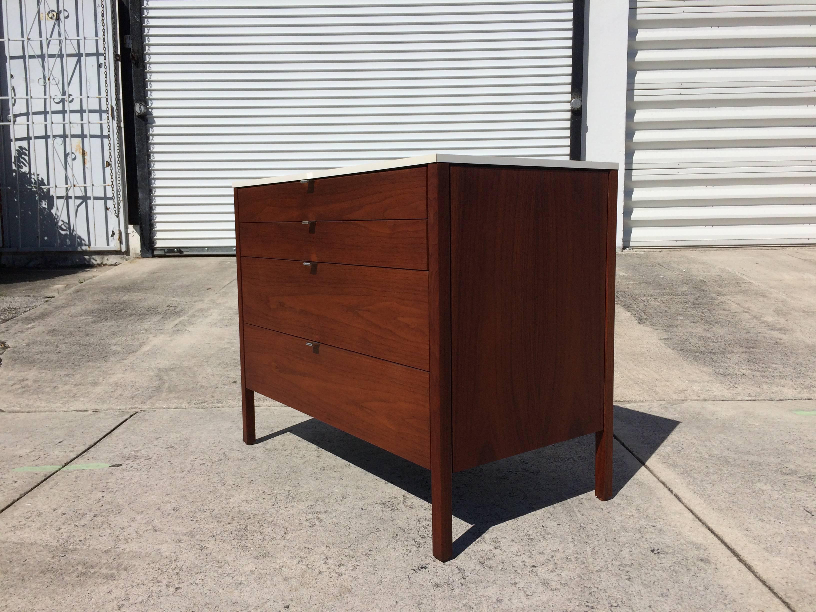 Pair of Florence Knoll Dressers Chests, Walnut and White Tops In Good Condition In Miami, FL