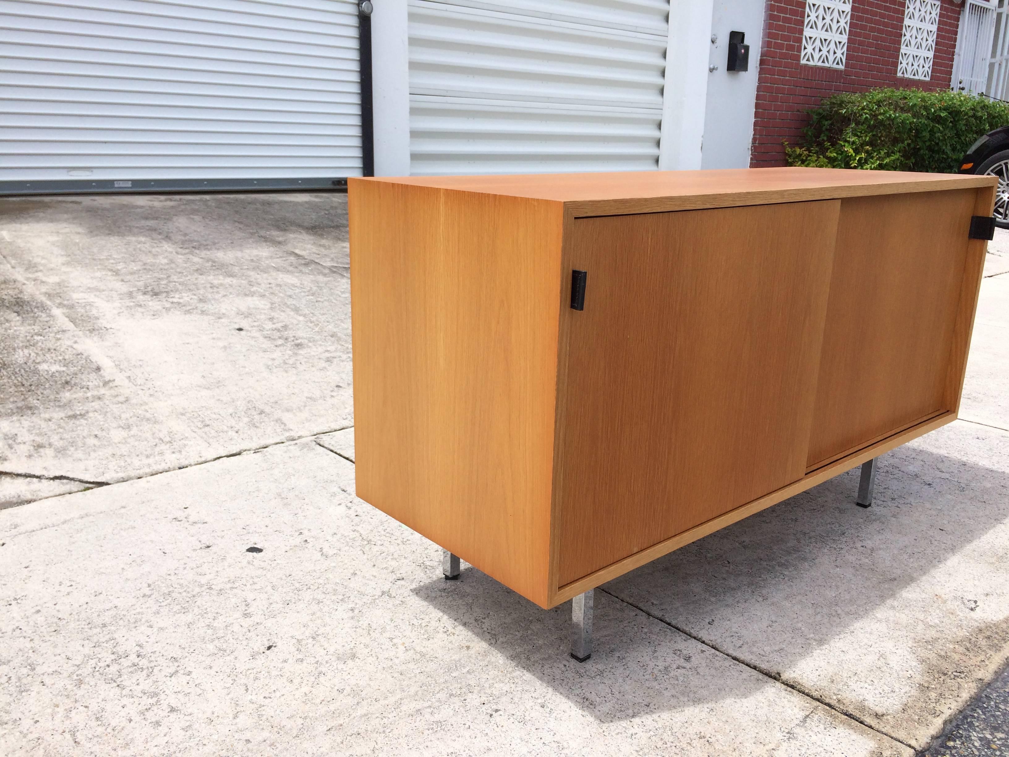 American Florence Knoll Credenza on Chrome Legs, USA, 1970s