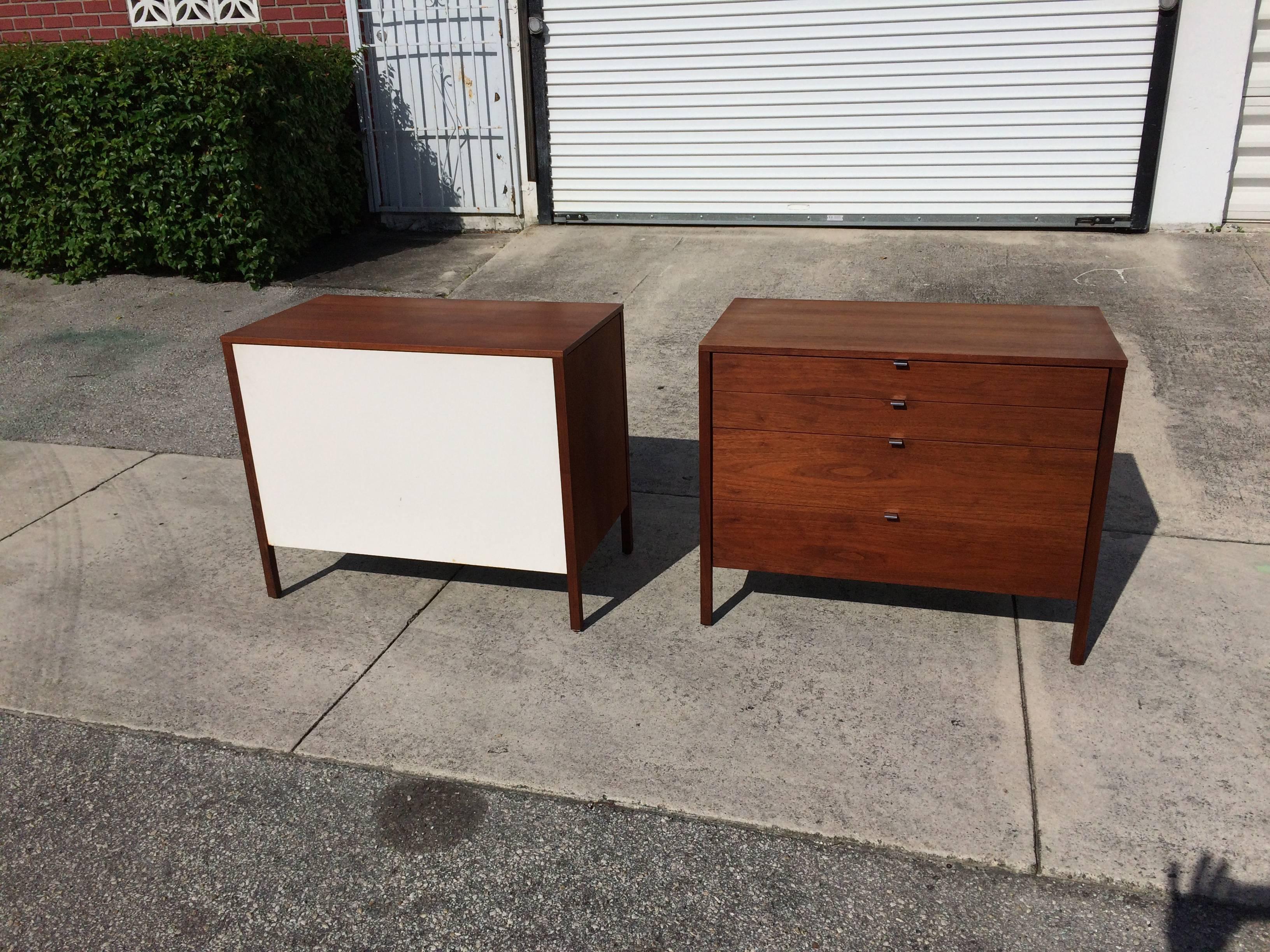 Pair of Walnut Florence Knoll Dressers Chests In Good Condition In Miami, FL