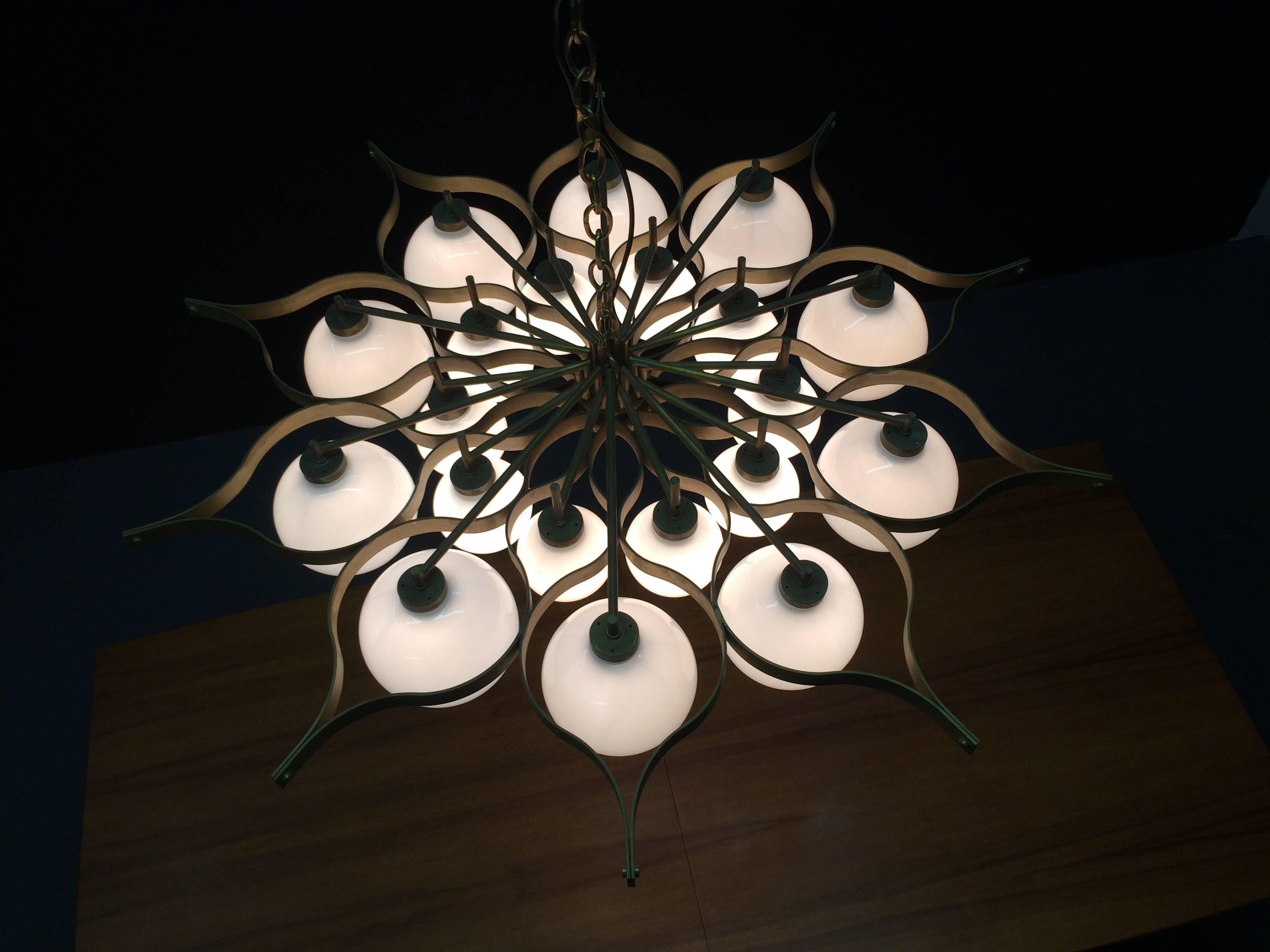Beautiful Chandelier in the Style of Gio Ponti 2