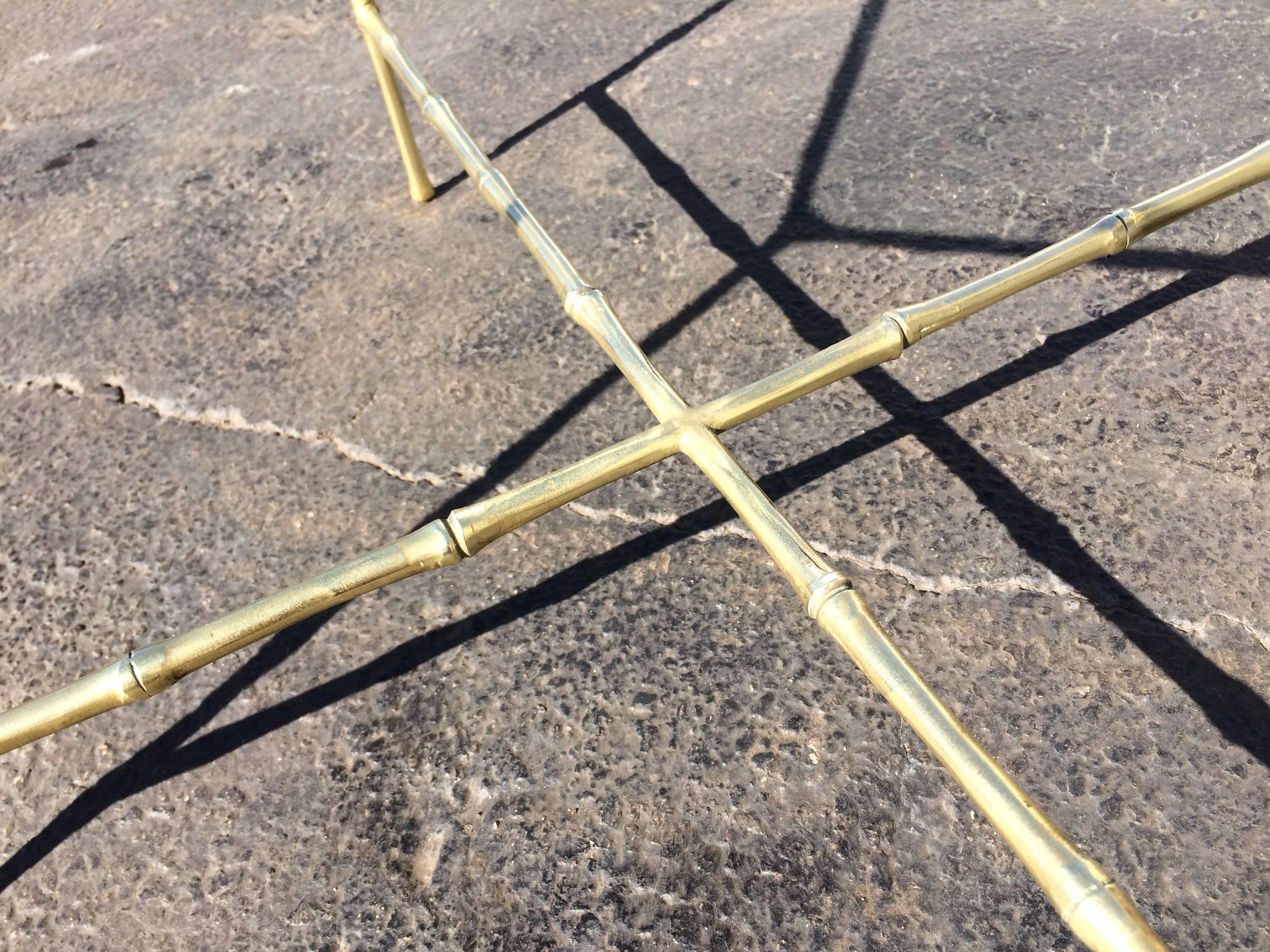 Faux Bamboo Messing Beistelltisch im Zustand „Gut“ im Angebot in Miami, FL