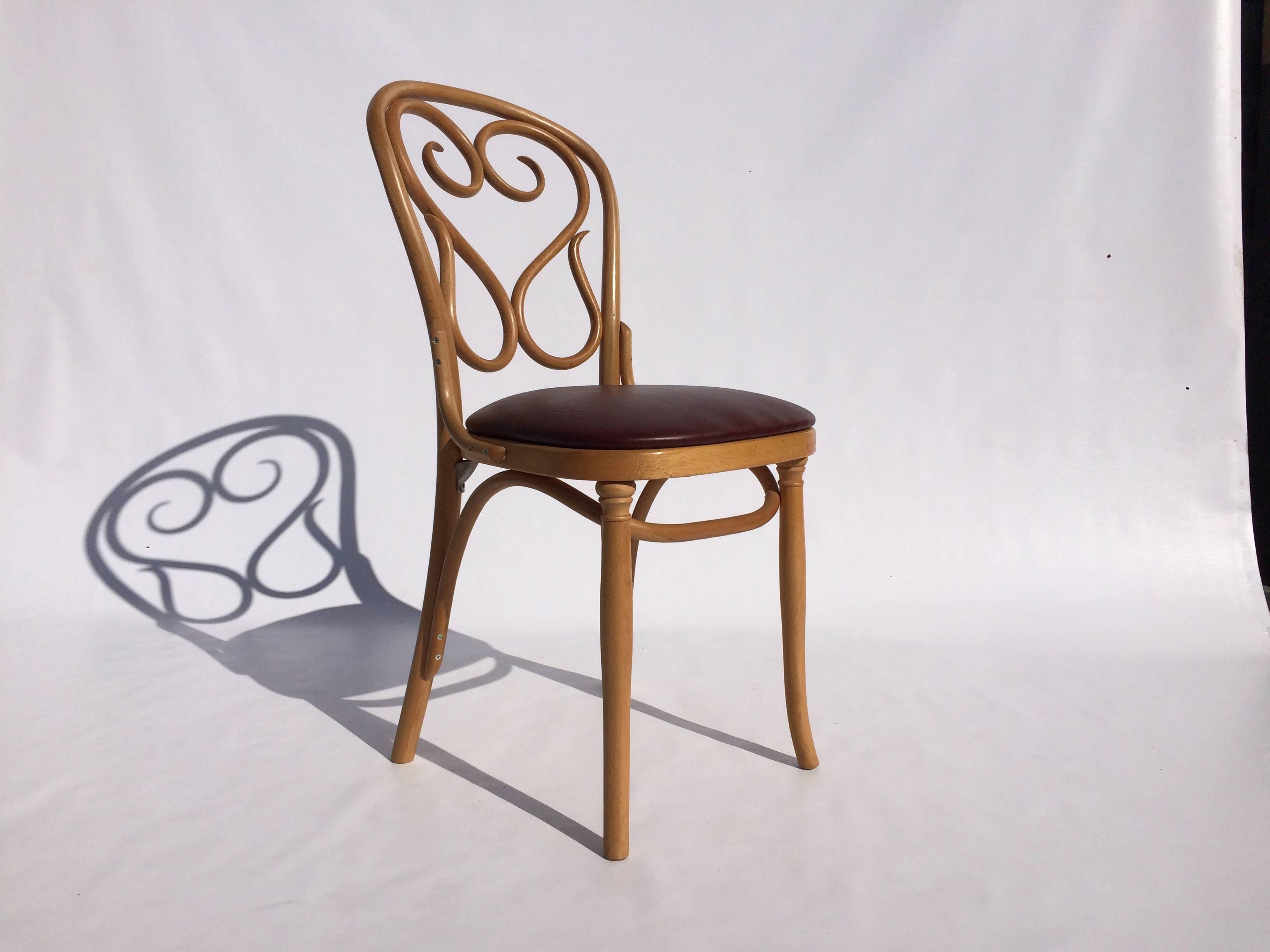Four Beautiful Thonet Dining Chairs In Excellent Condition In Miami, FL
