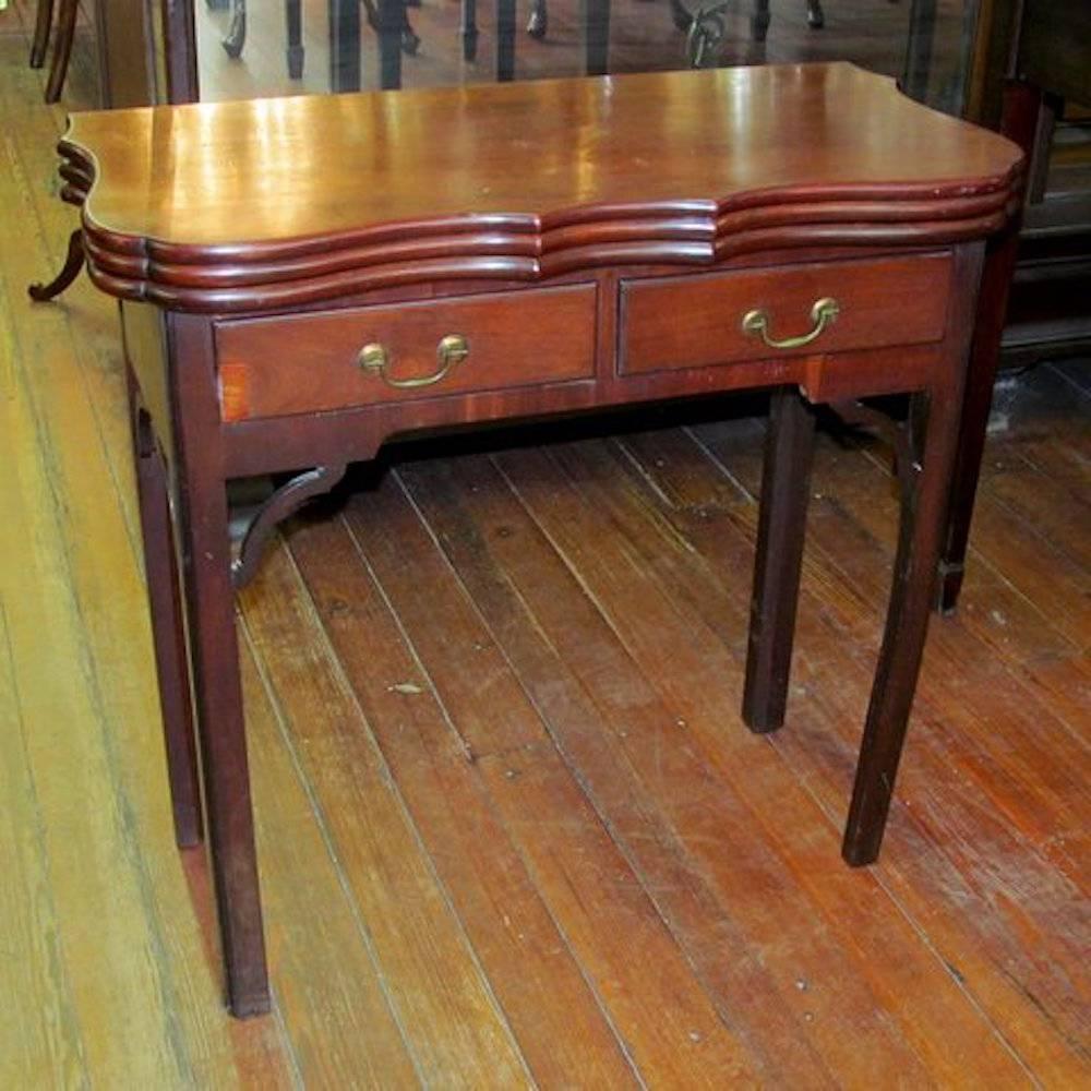 Chippendale Ancienne table de poker anglaise Geo, III à trois volets pliants en vente