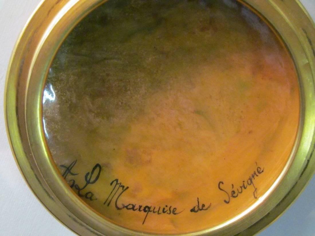 Antique French Bomboniere Cubierta de Esmalte Firmada por Gamet en Excelente estado para la venta en CHARLESTON, SC