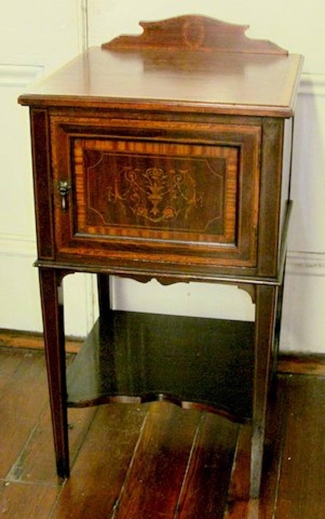 Fine quality antique English marquetry inlaid mahogany pot or bedside cupboard.

Please note exceptional neoclassical 