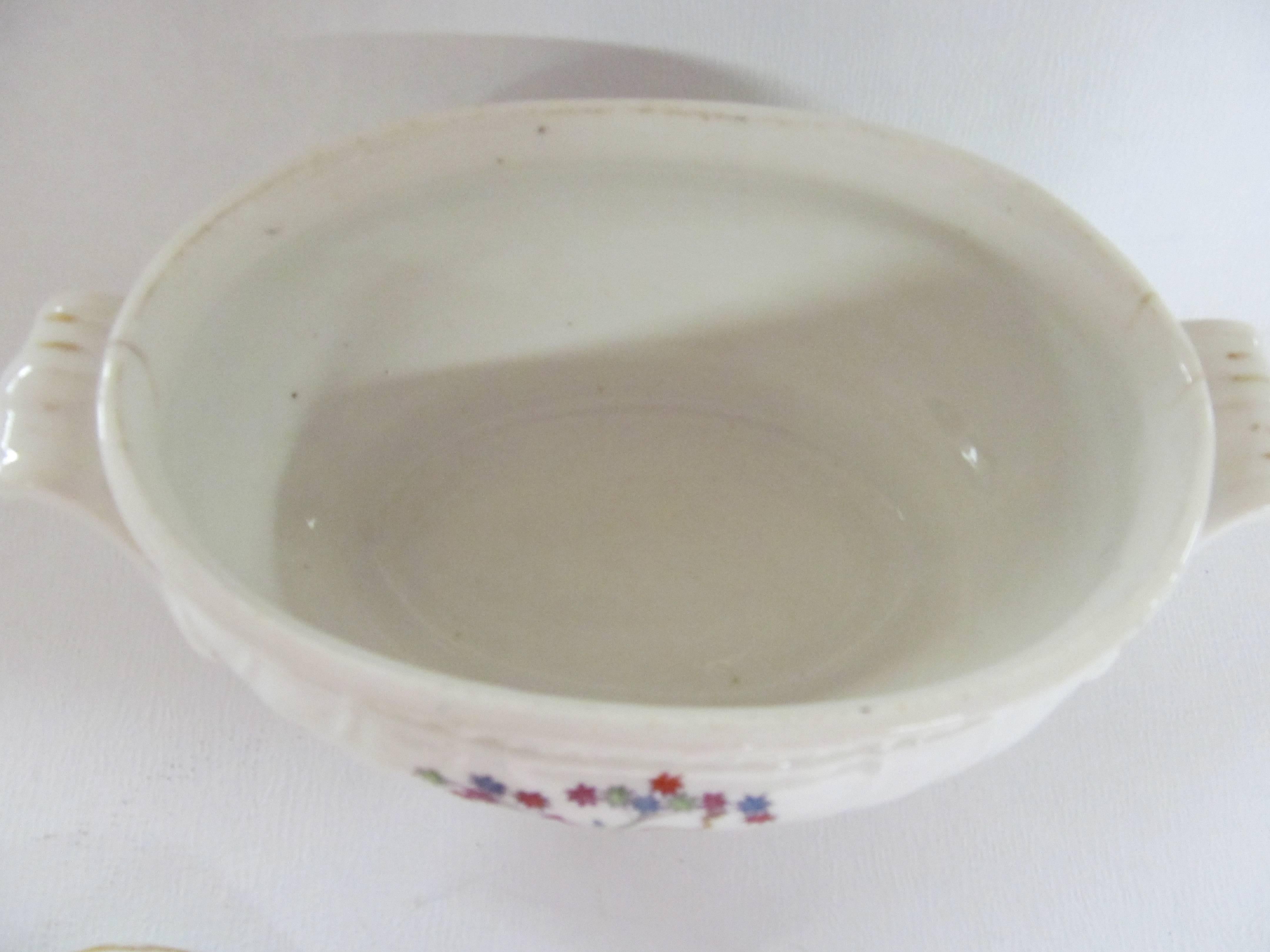 Antique English Caughley Porcelain Kakiemon Style Covered Sauce Tureen 1