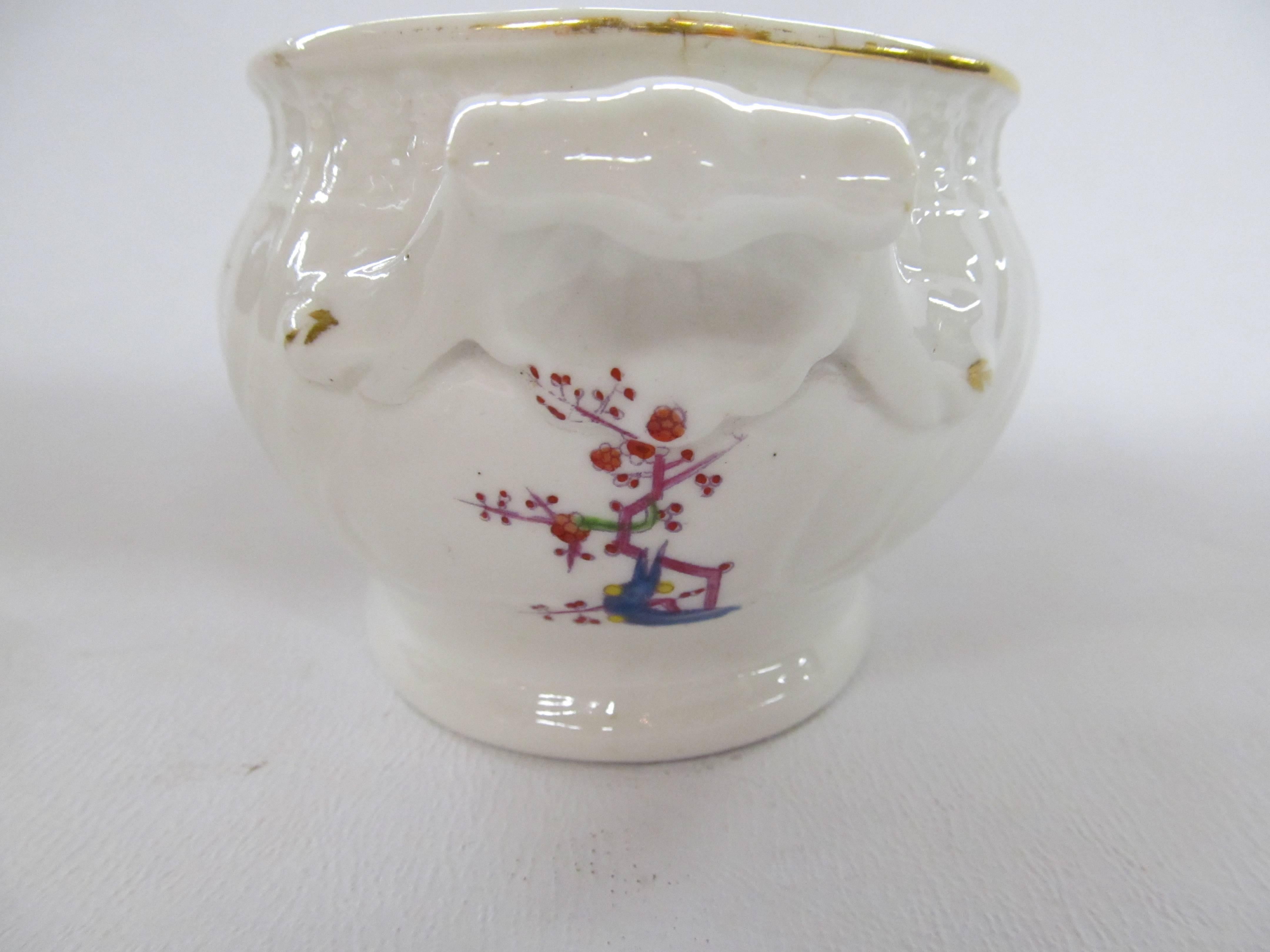 18th Century Antique English Caughley Porcelain Kakiemon Style Covered Sauce Tureen