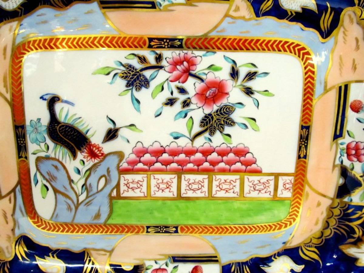 Extraordinary antique English Copeland Spode China Imari cabaret tray,
with printed mark for W.T. Copeland & Sons (Spode) Stoke-on-Trent.
Please note the exceptional, hand-painted pattern with brilliant palette and rare pattern. Small hairline on
