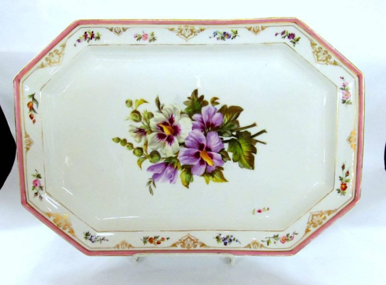 Antique French Porcelain de Paris Hand-Painted Soup Tureen and Matching Platter In Excellent Condition In Charleston, SC