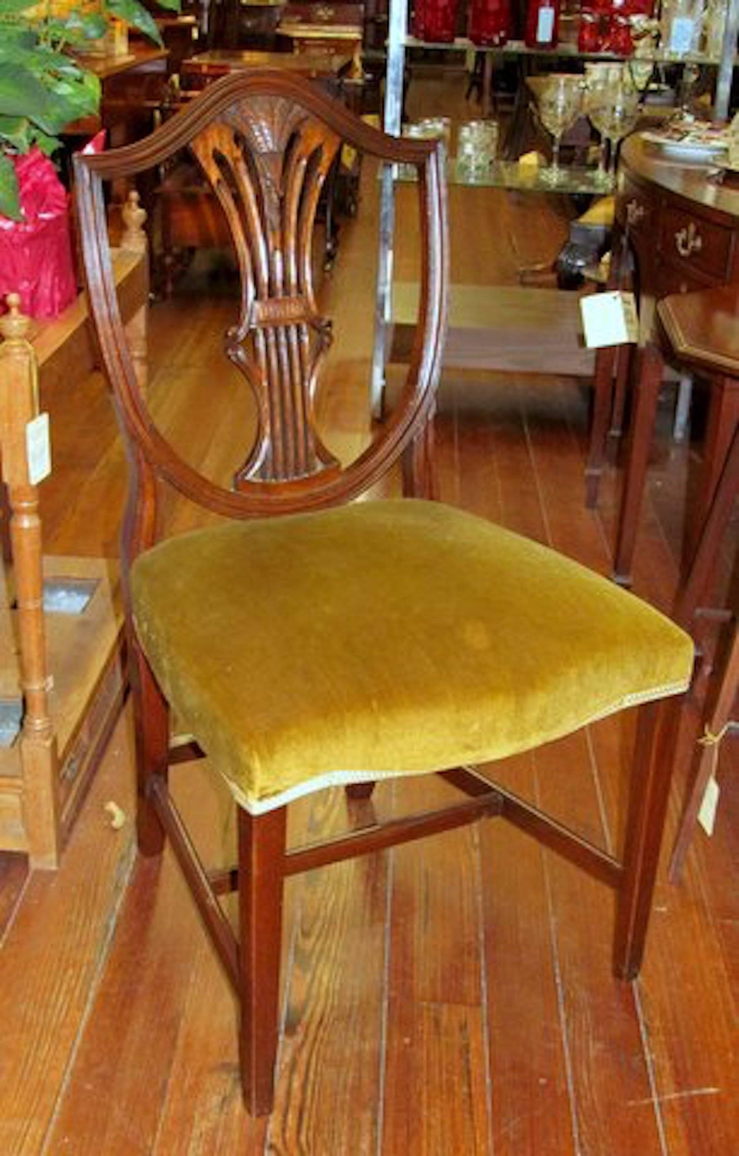 Set of Eight Hand-Carved Mahogany Hepplewhite Style Shieldback Dining Chairs In Excellent Condition In Charleston, SC