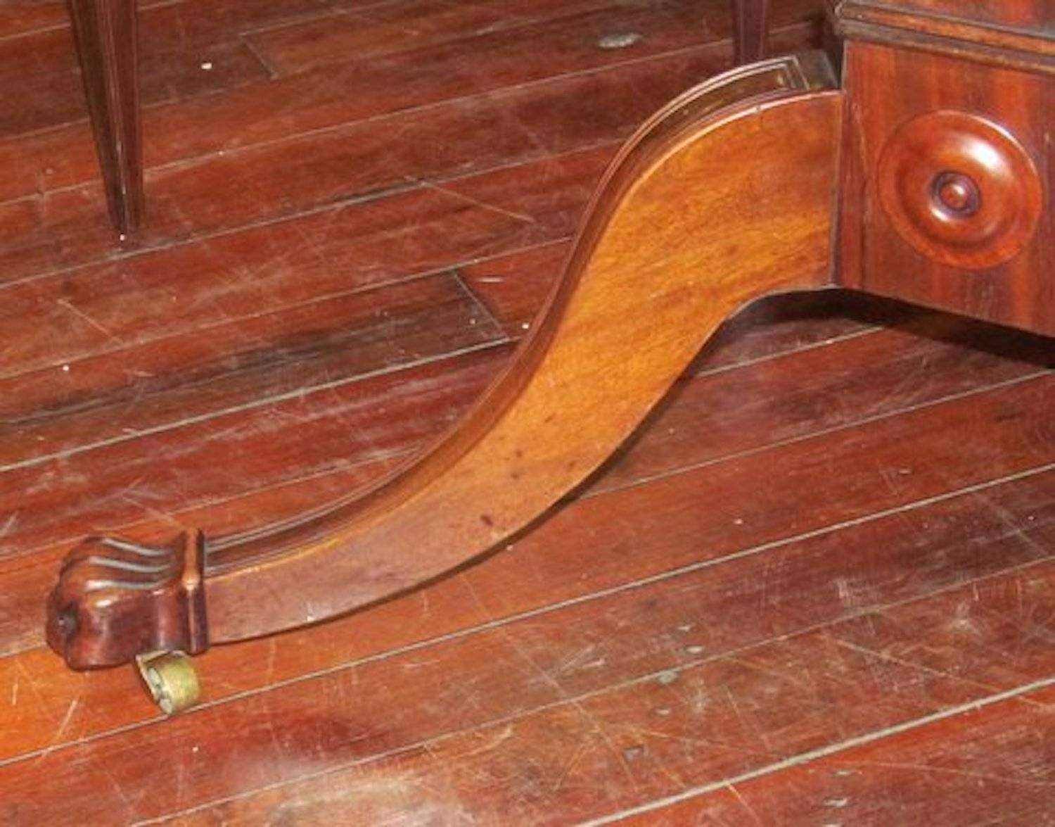Antique English Regency Style Geo, IV Figured Mahogany Tilt-Top Circular Table For Sale 1