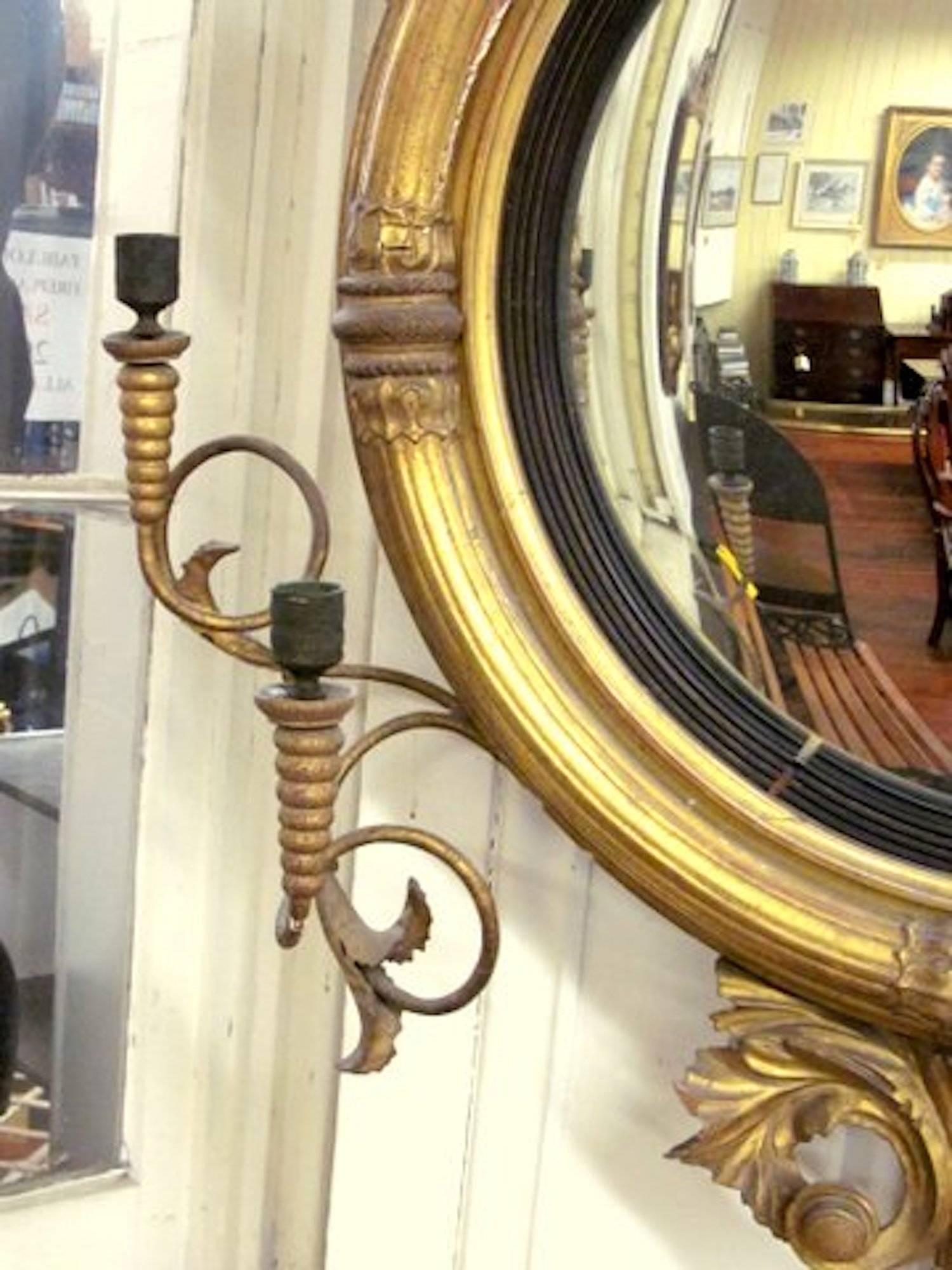 Hand-Carved Antique American Federal Giltwood Convex Mirror With Double Sconce Girandole