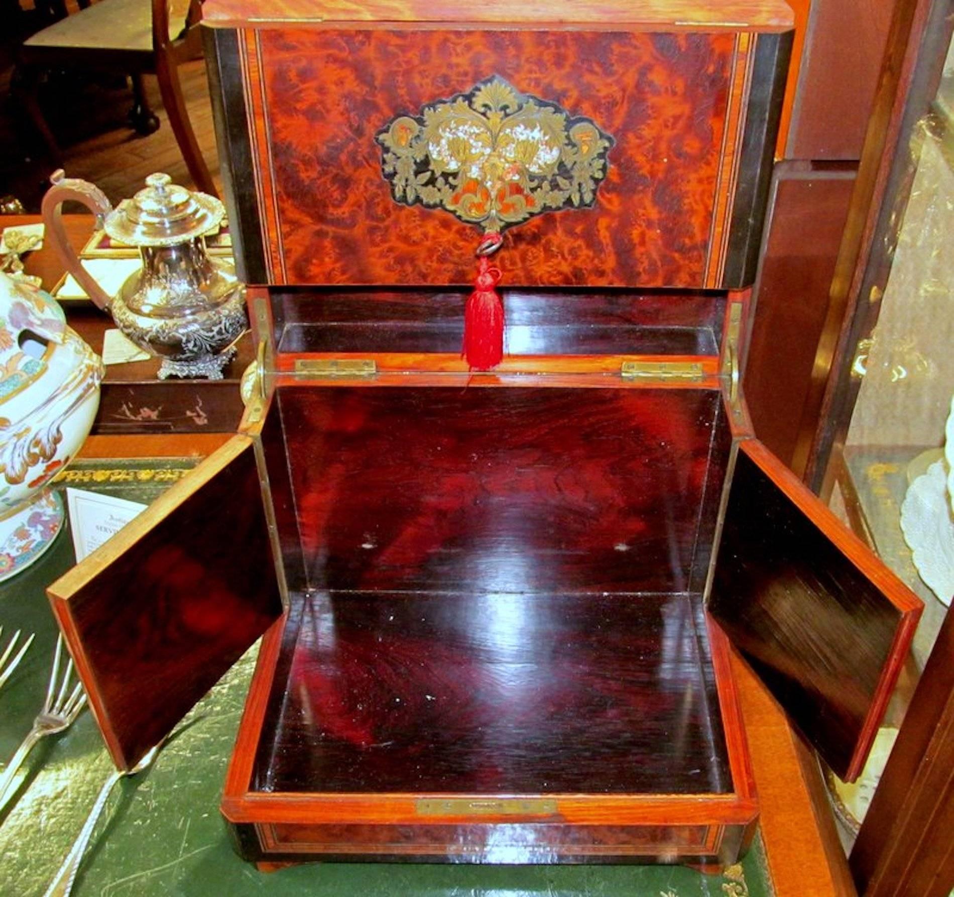 Hand-Carved Antique French Inlaid Amboyna & Rosewood Cave a' Liqueur Engraved Tantalus Set