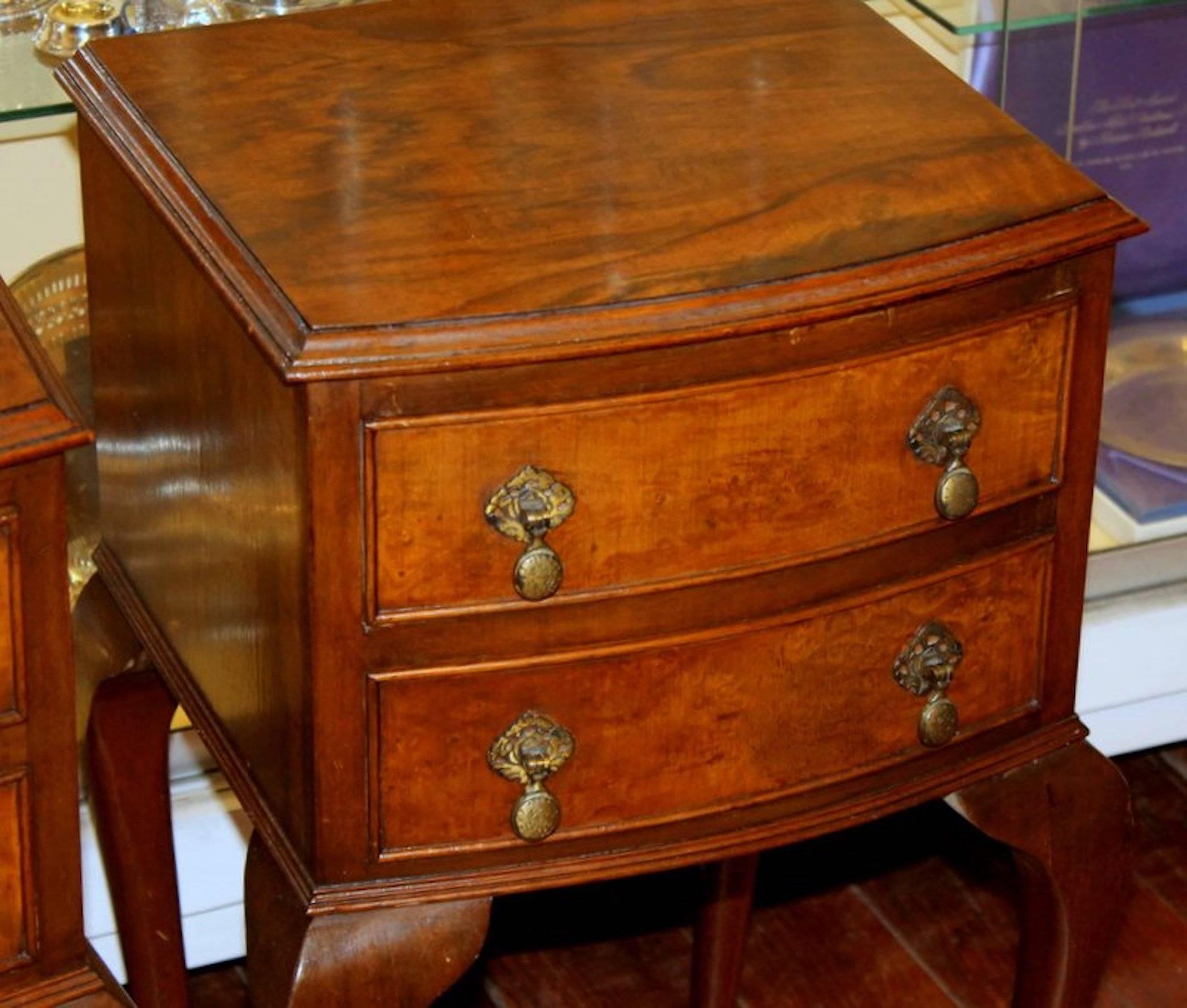 queen anne bedside tables